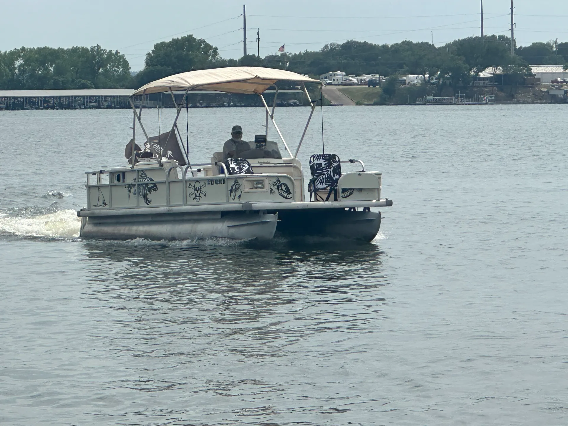 Beachcomber Boats 21 Fish & Play in Granbury, TX — photo 4