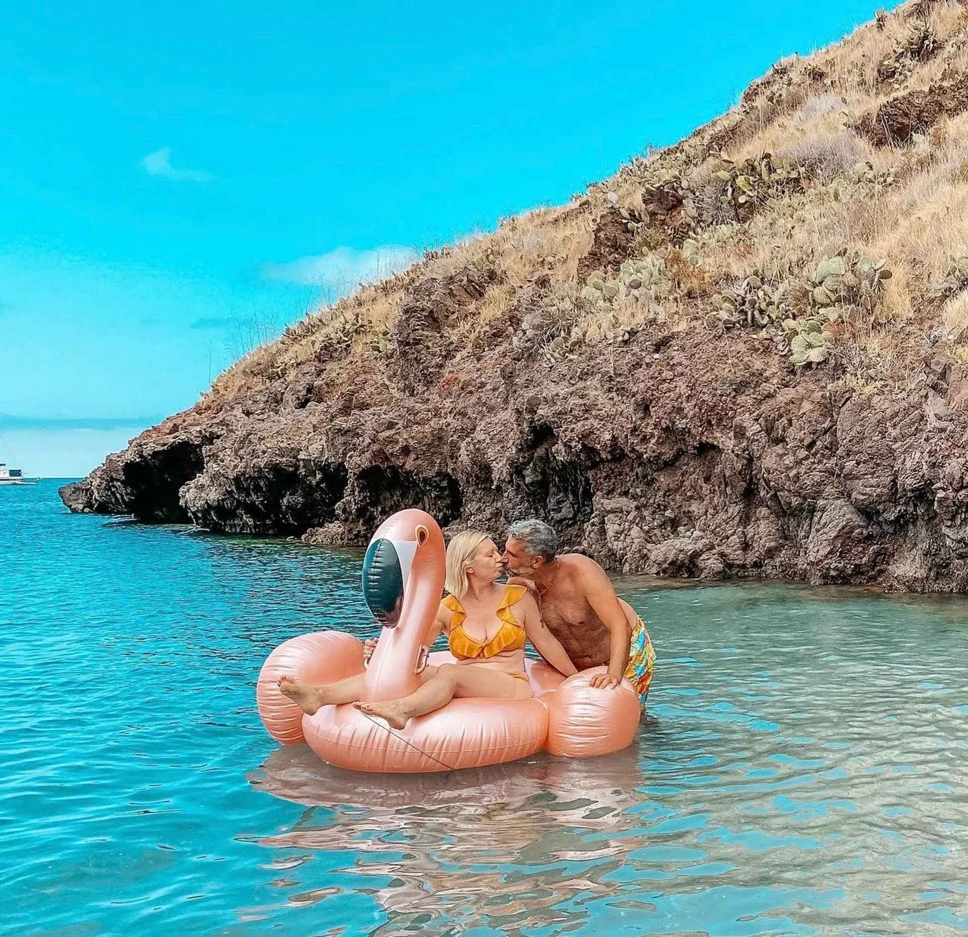 43' Luxury Yacht Charter in Long Beach 