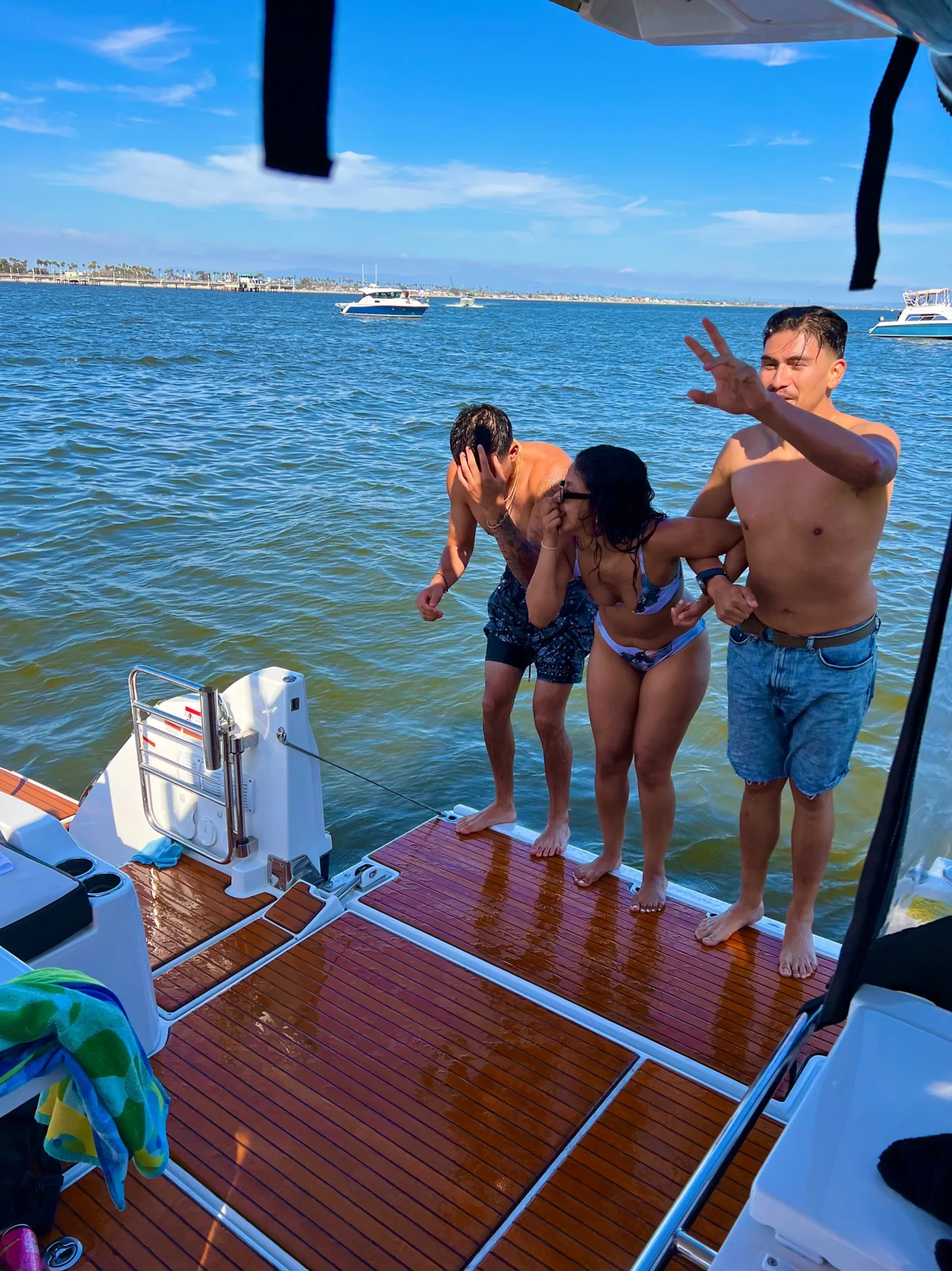 43' Luxury Yacht Charter in Long Beach 