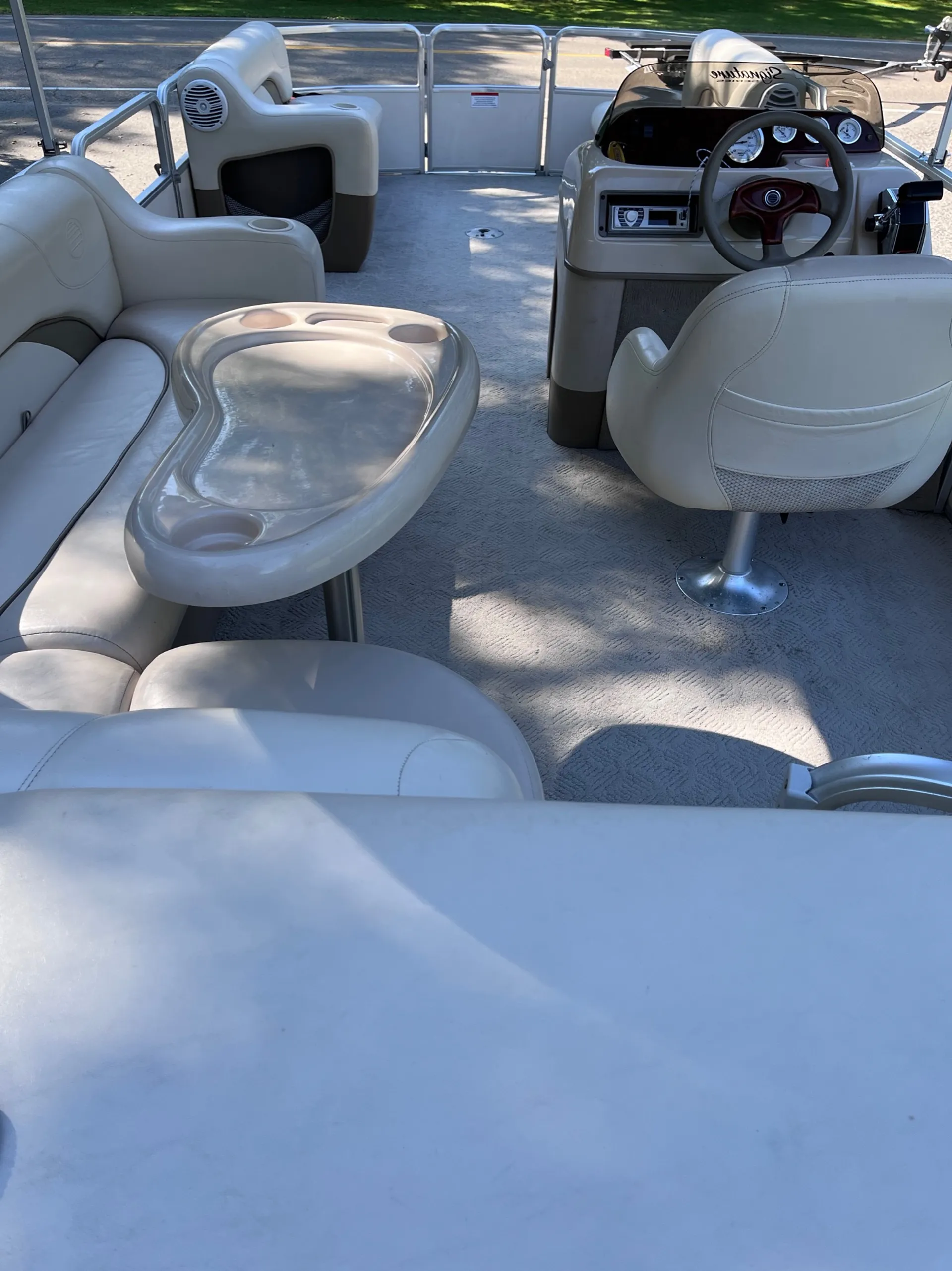 Sun Tracker by Tracker Marine Party Barge 21 Signature  in Pigeon, MI — photo 4