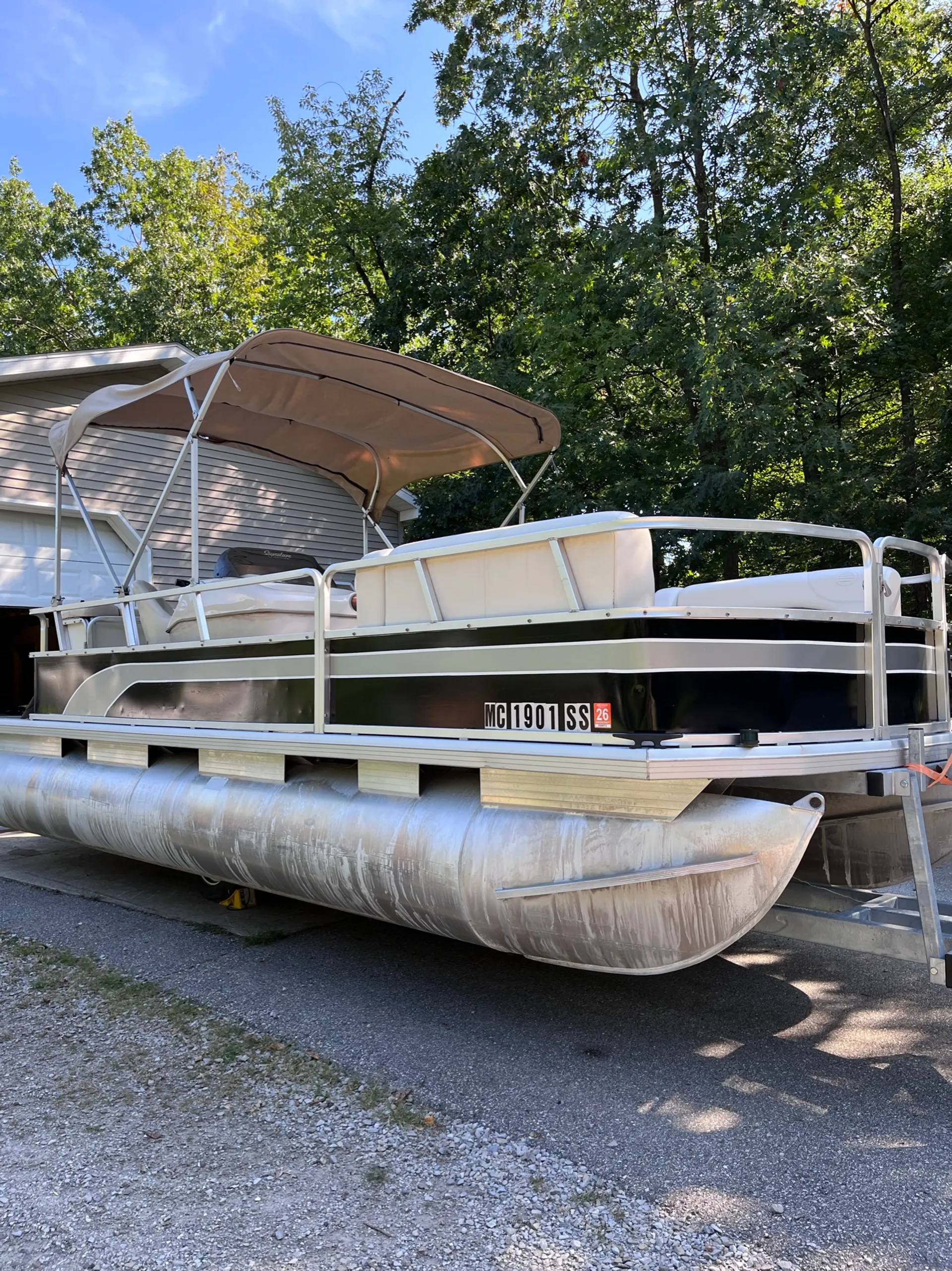 Sun Tracker by Tracker Marine Party Barge 21 Signature  in Pigeon, MI — photo 6