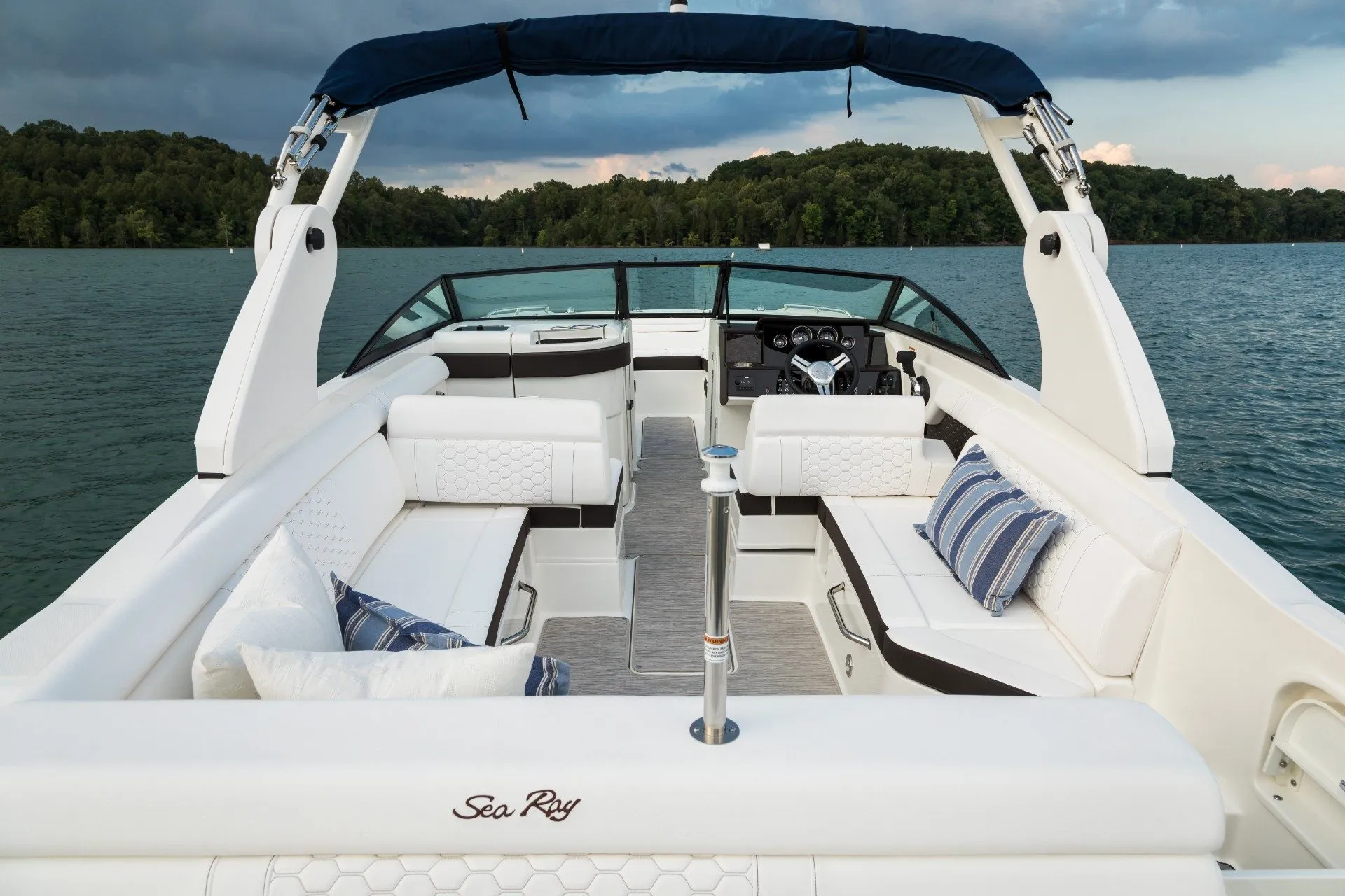 27' 2024 Sea Ray SDX Boat Rental in Hampton Bays, New York