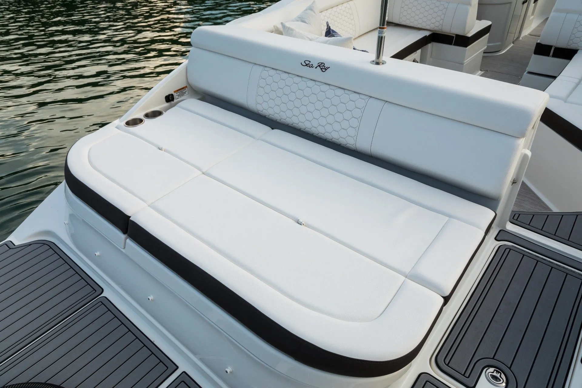 27' 2024 Sea Ray SDX Boat Rental in Hampton Bays, New York