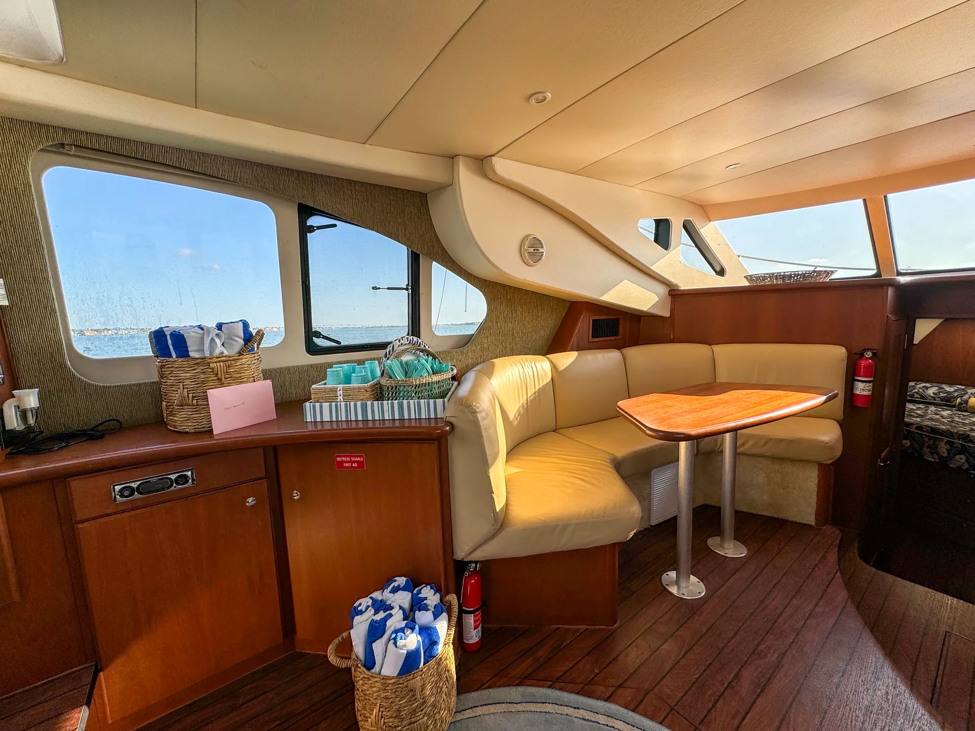 40 ft Silverton Yacht in Clearwater 