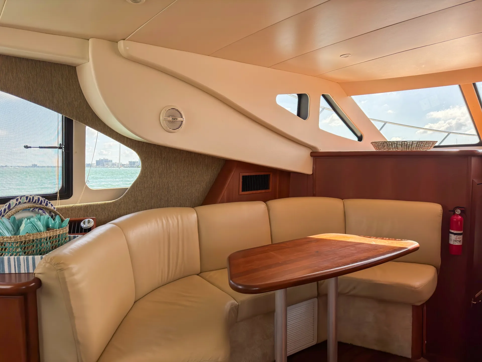 40 ft Silverton Yacht in Clearwater 