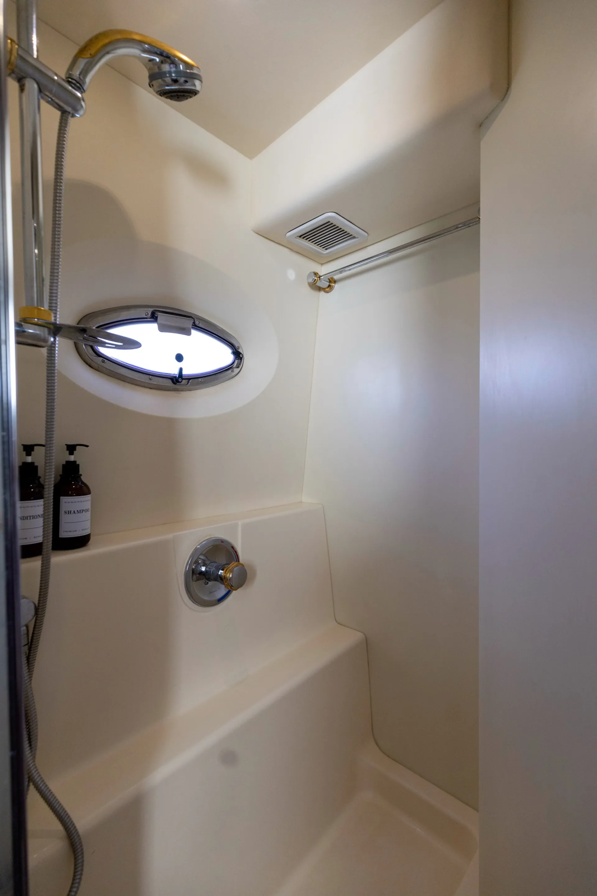 40 ft Silverton Yacht in Clearwater 