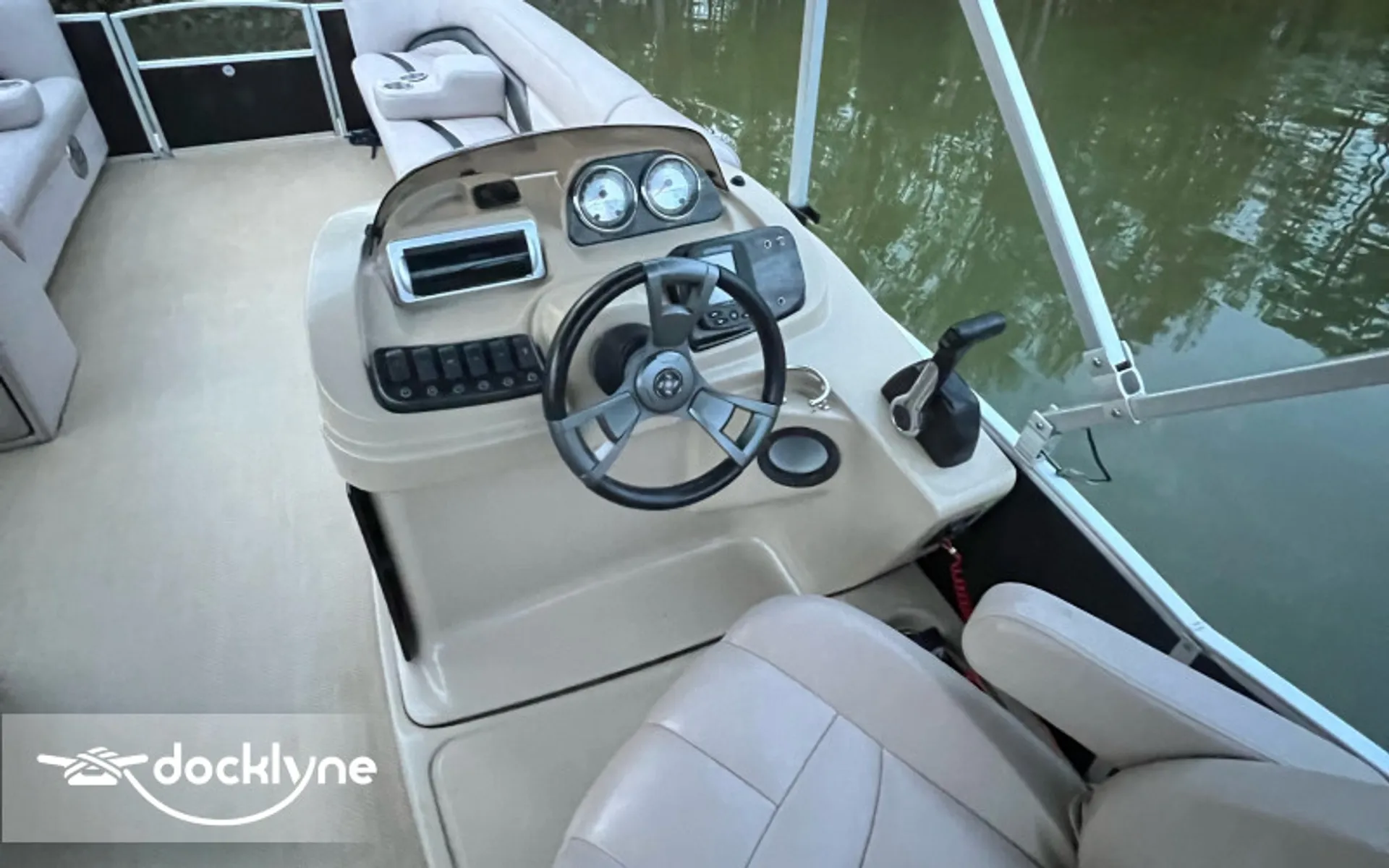 Godfrey Marine Sweetwater 220 WB in Charlotte, NC — photo 2