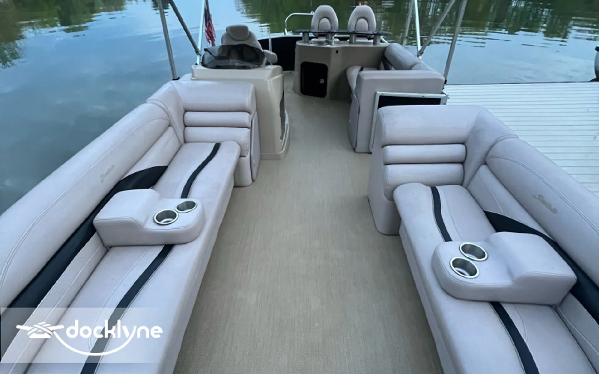 Godfrey Marine Sweetwater 220 WB in Charlotte, NC — photo 5