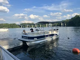 Allatoona - 22FT Pontoon with 115HP and ski/tube bars