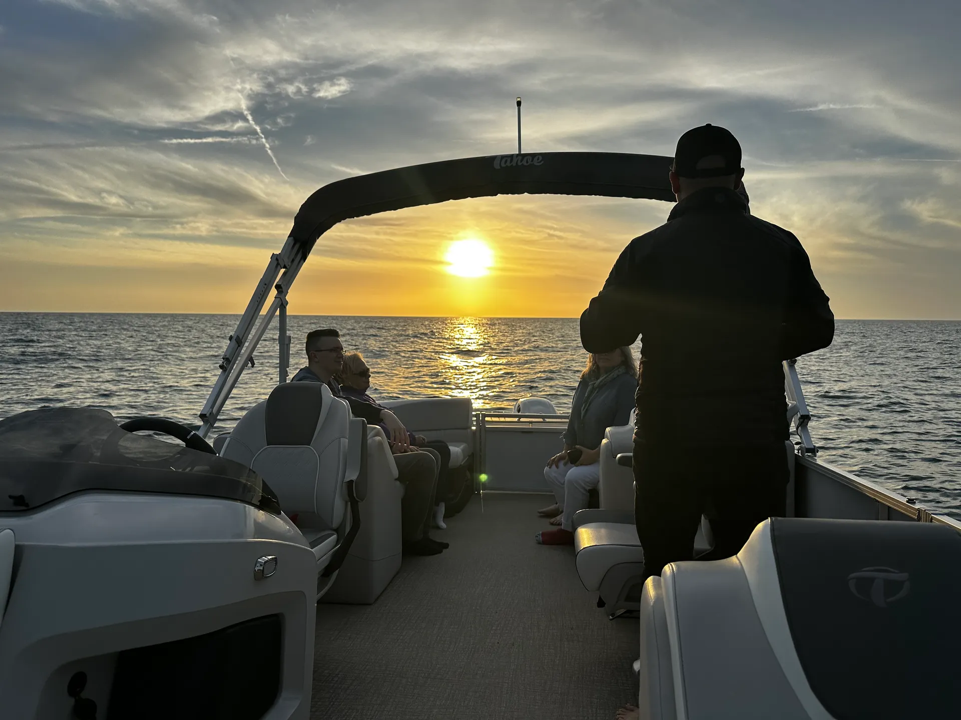 PRIVATE-W/CAPTAIN<br/>ISLANDS,DOLPHINS,SUNSETS PARTIES, PUB CRAWLS!!!