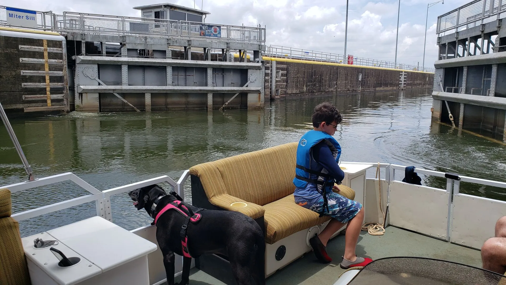 Watts Bar Lake guided Pontoon Boat Rental Island Sunset Excursions