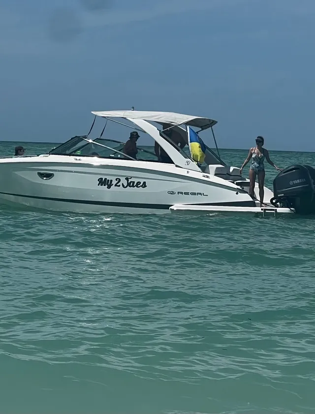 Rent a REGAL BOATS motor yacht in Sarasota, FL near me