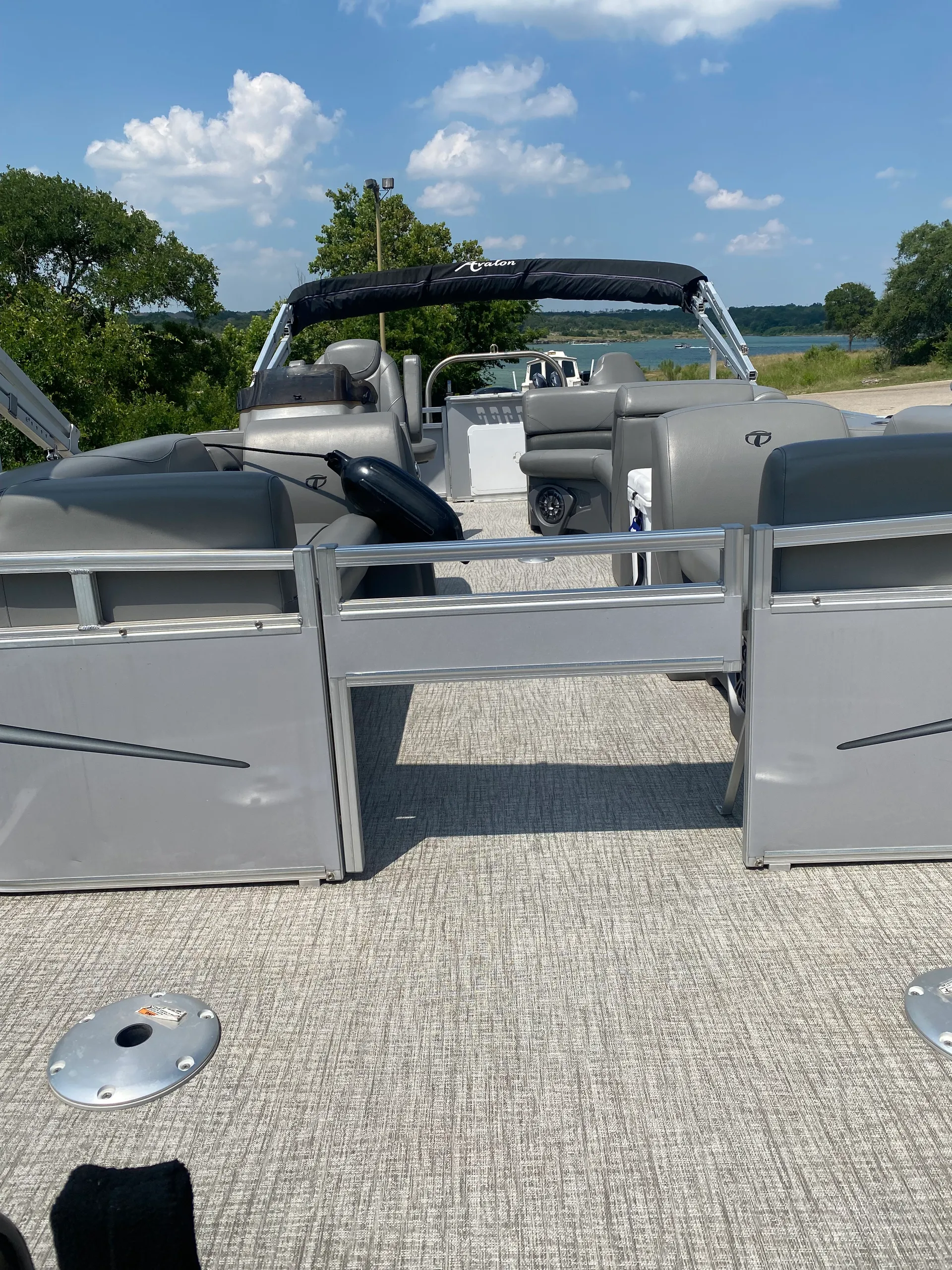 23’ Tritoon a CAPTAIN INCLUDED 2022 Fish or Cruise Memory Maker!