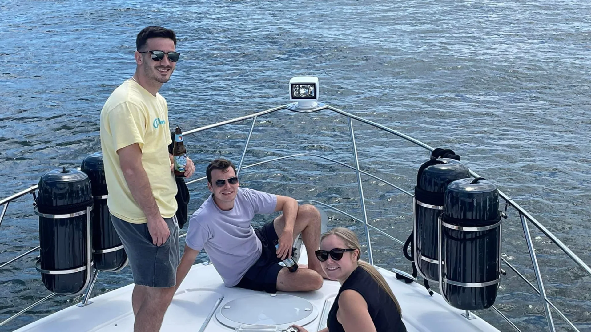 Carver Yachts 396 Motor Yacht in East Greenwich, RI — photo 7