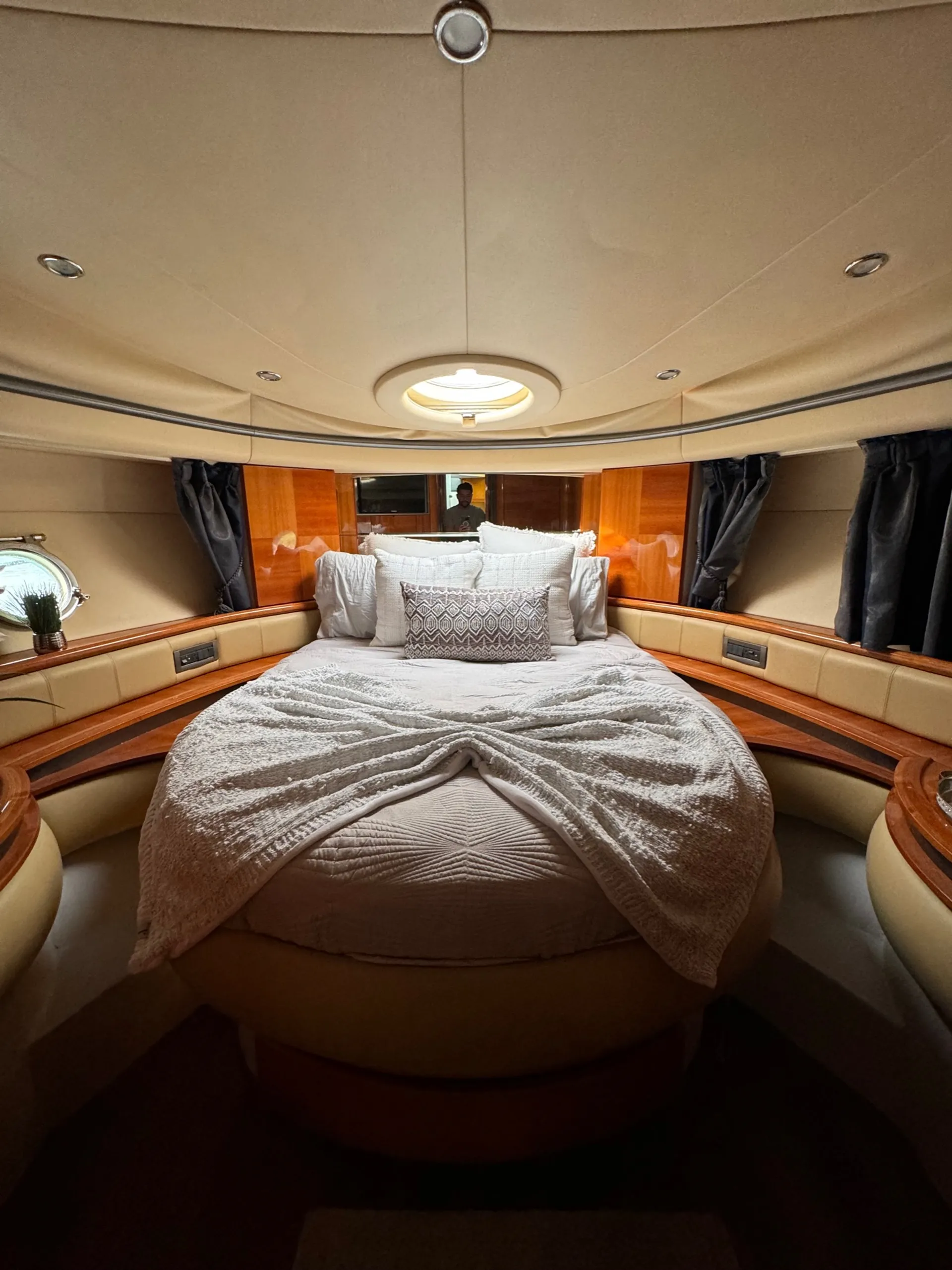 Rent this Azimut 50 in Miami Beach! With free 1 hour jet ski!!!