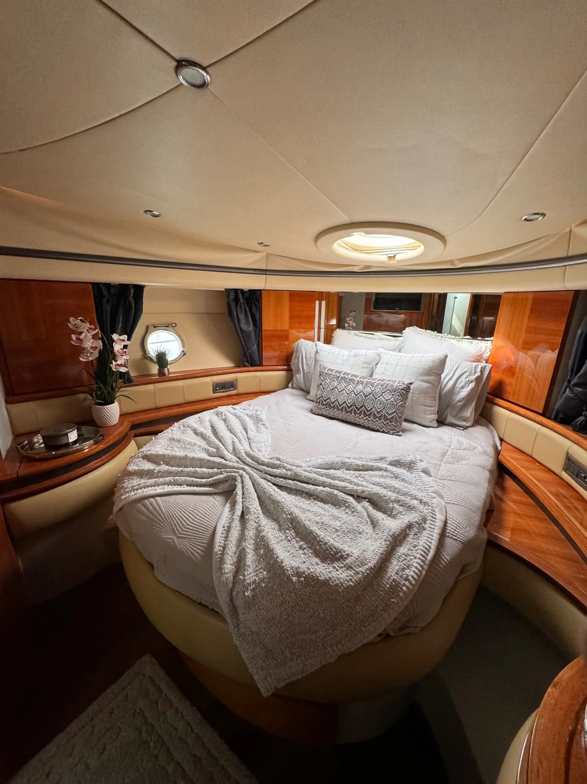 Rent this Azimut 50 in Miami Beach! With free 1 hour jet ski!!!