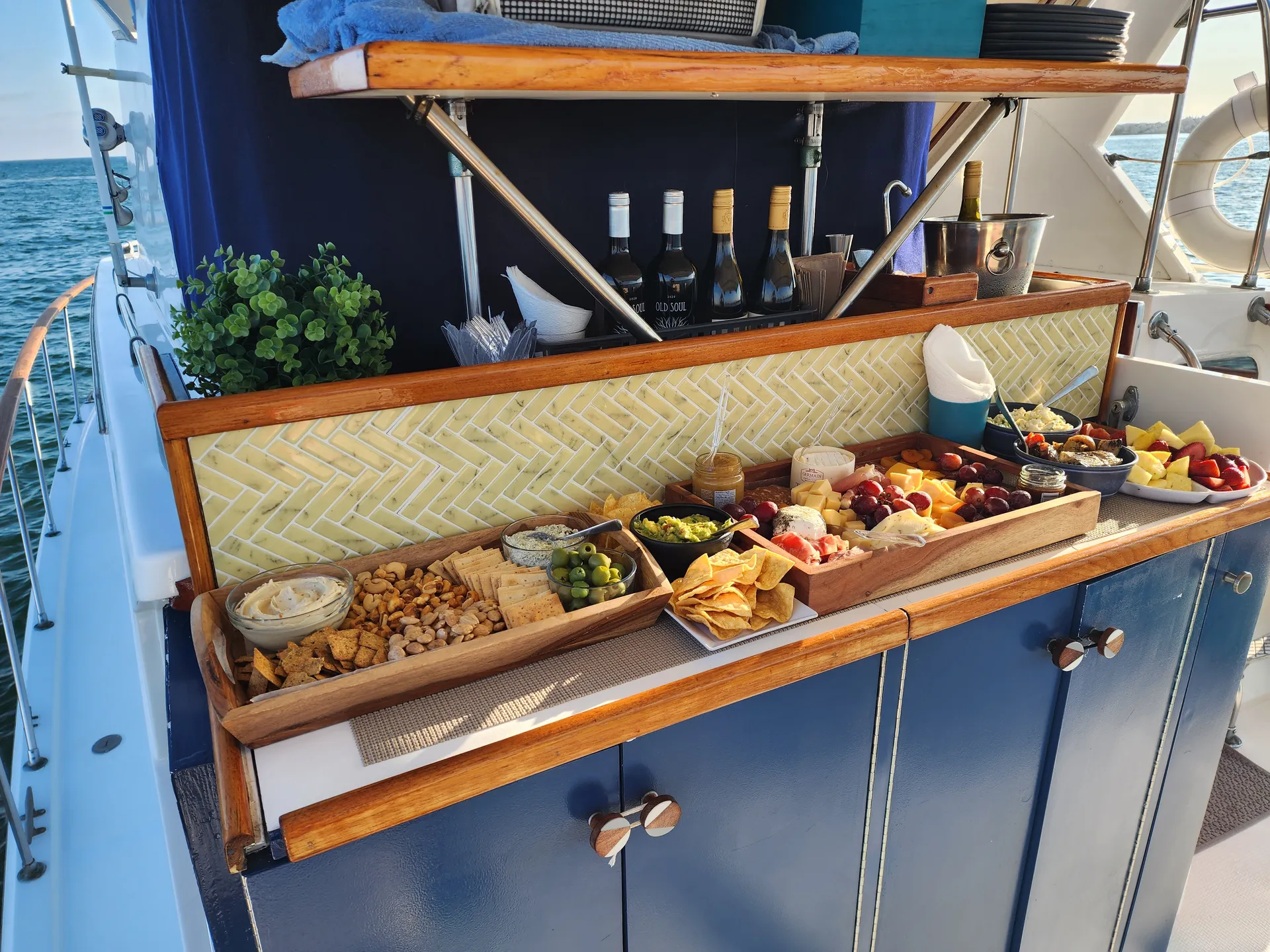 🌊 BEST VALUE ☀️ Huge Bow Cushion! Classic 50ft Motor Yacht ⚓️