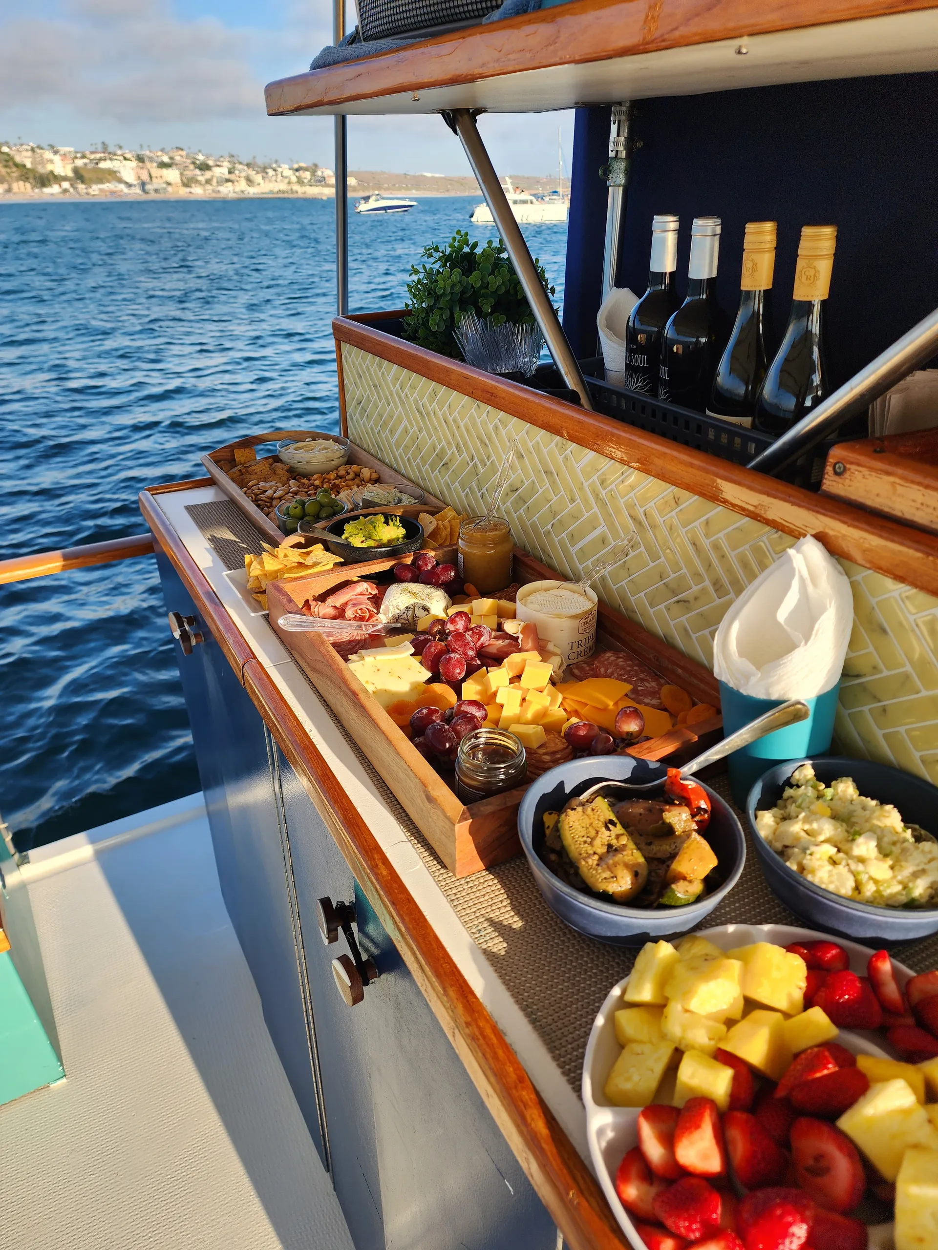 🌊 BEST VALUE ☀️ Huge Bow Cushion! Classic 50ft Motor Yacht ⚓️