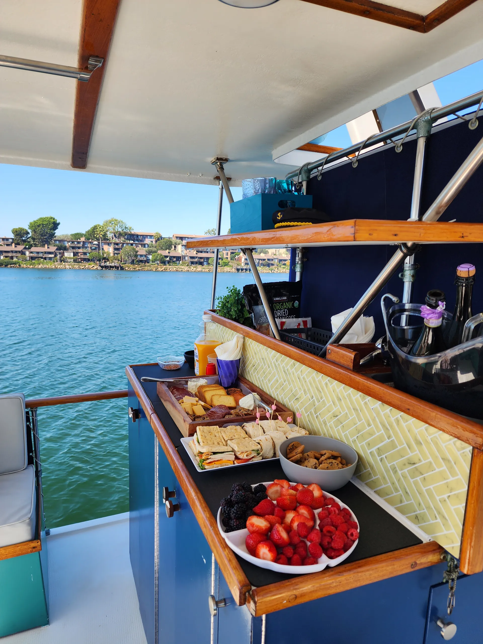 🌊 BEST VALUE ☀️ Huge Bow Cushion! Classic 50ft Motor Yacht ⚓️