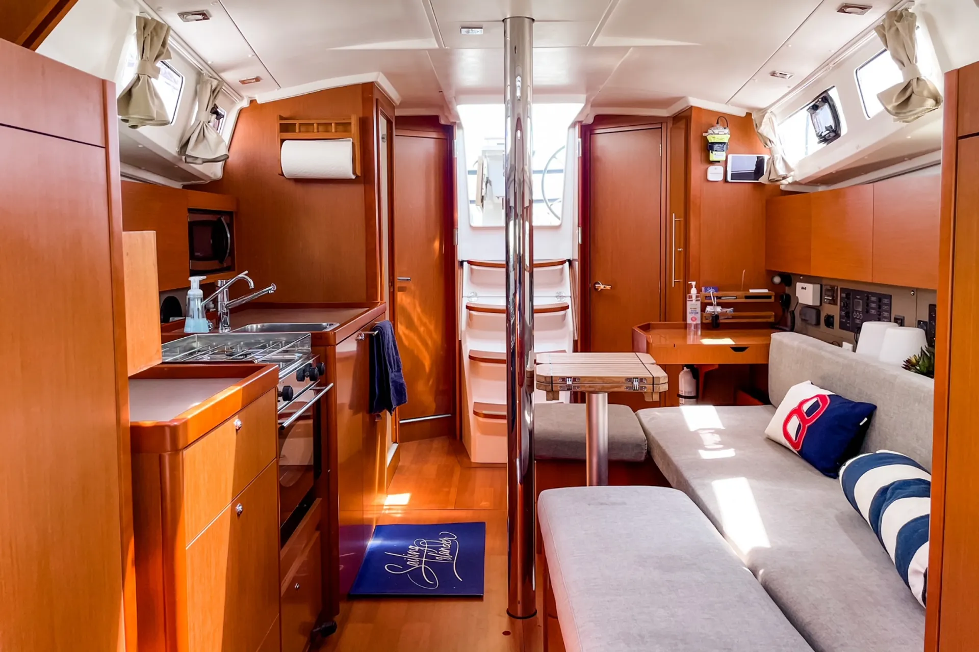 Beneteau USA Oceanis 35.1 in Jersey City, NJ — photo 5