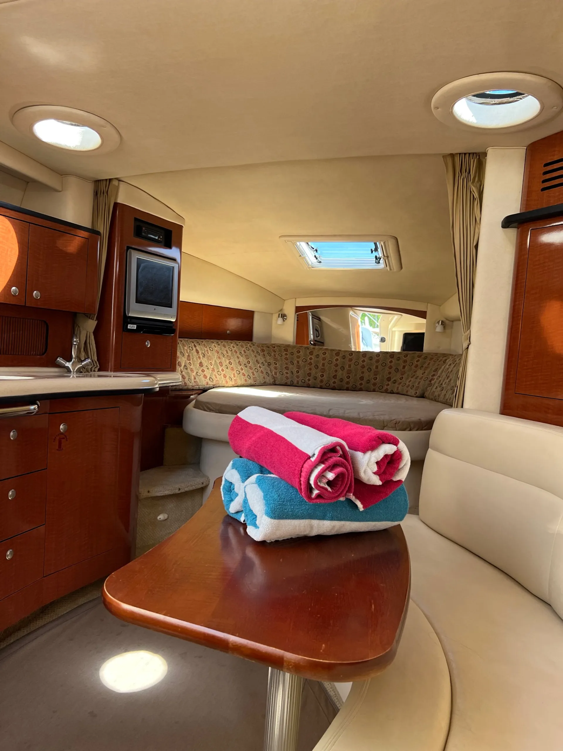 🚨Save Now: 1 Hr Free / $100 Off + 10% Small Groups -Sundancer 38’ 🚨