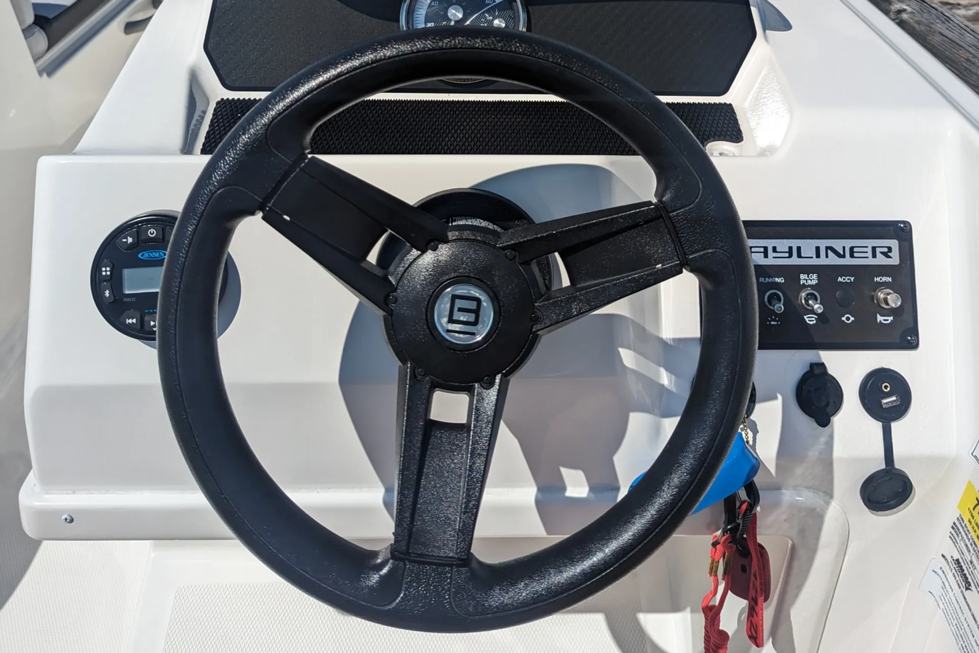 Bayliner M17 Outdoorsy Experience in Seattle, WA — photo 9