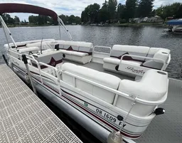 (ONLY AVAILABLE TO GUESTS RENTING OUR VRBO home )  24’ Bently pontoon