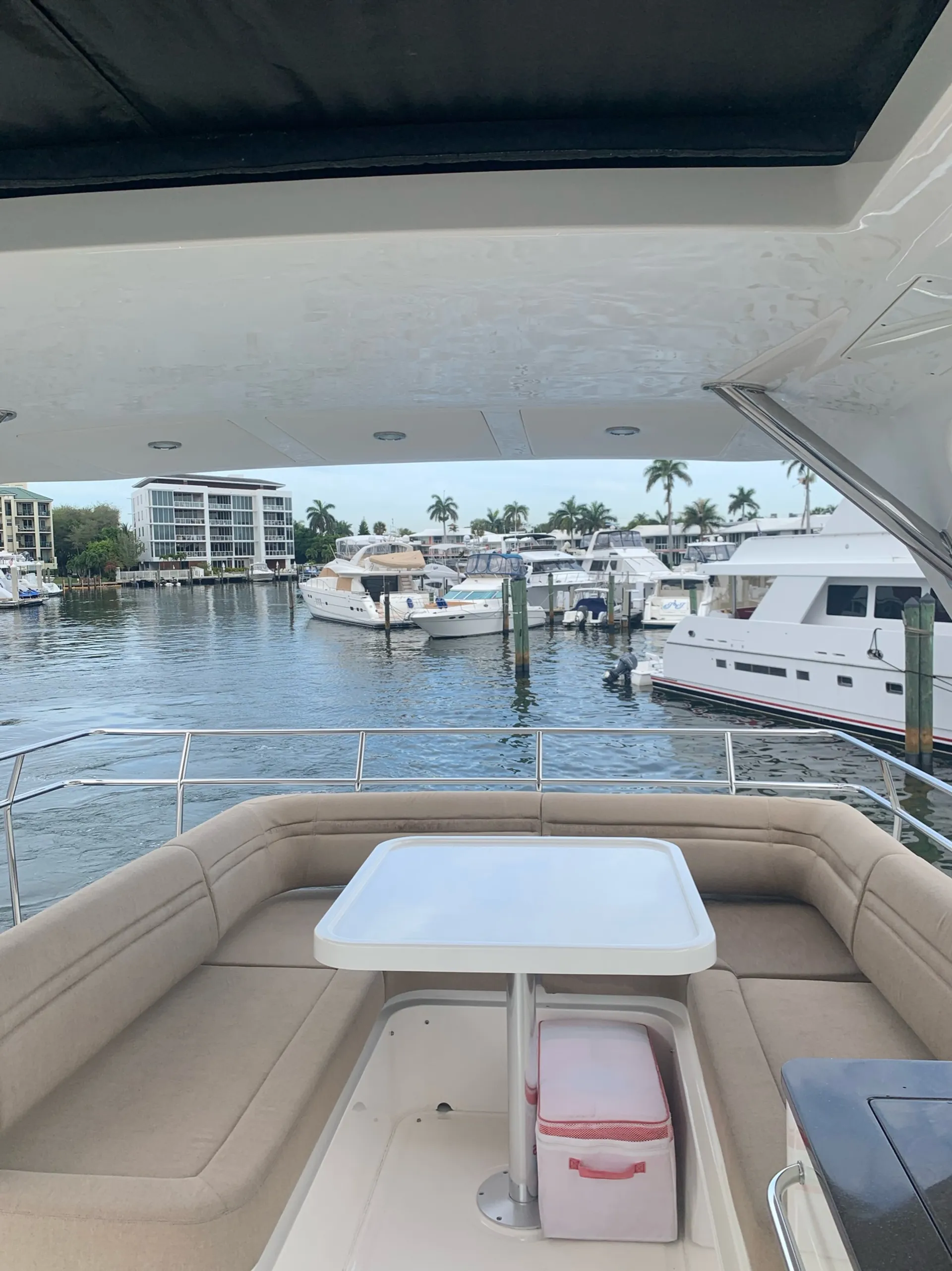 Luxurious 51’ Flybridge Yacht