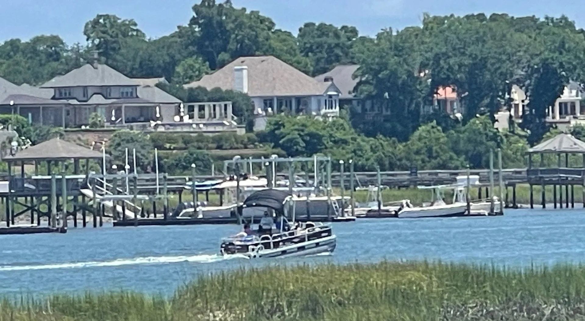 5 ⭐️ owner! Fish, Swim, Cruise, Relax on our Pontoon! 