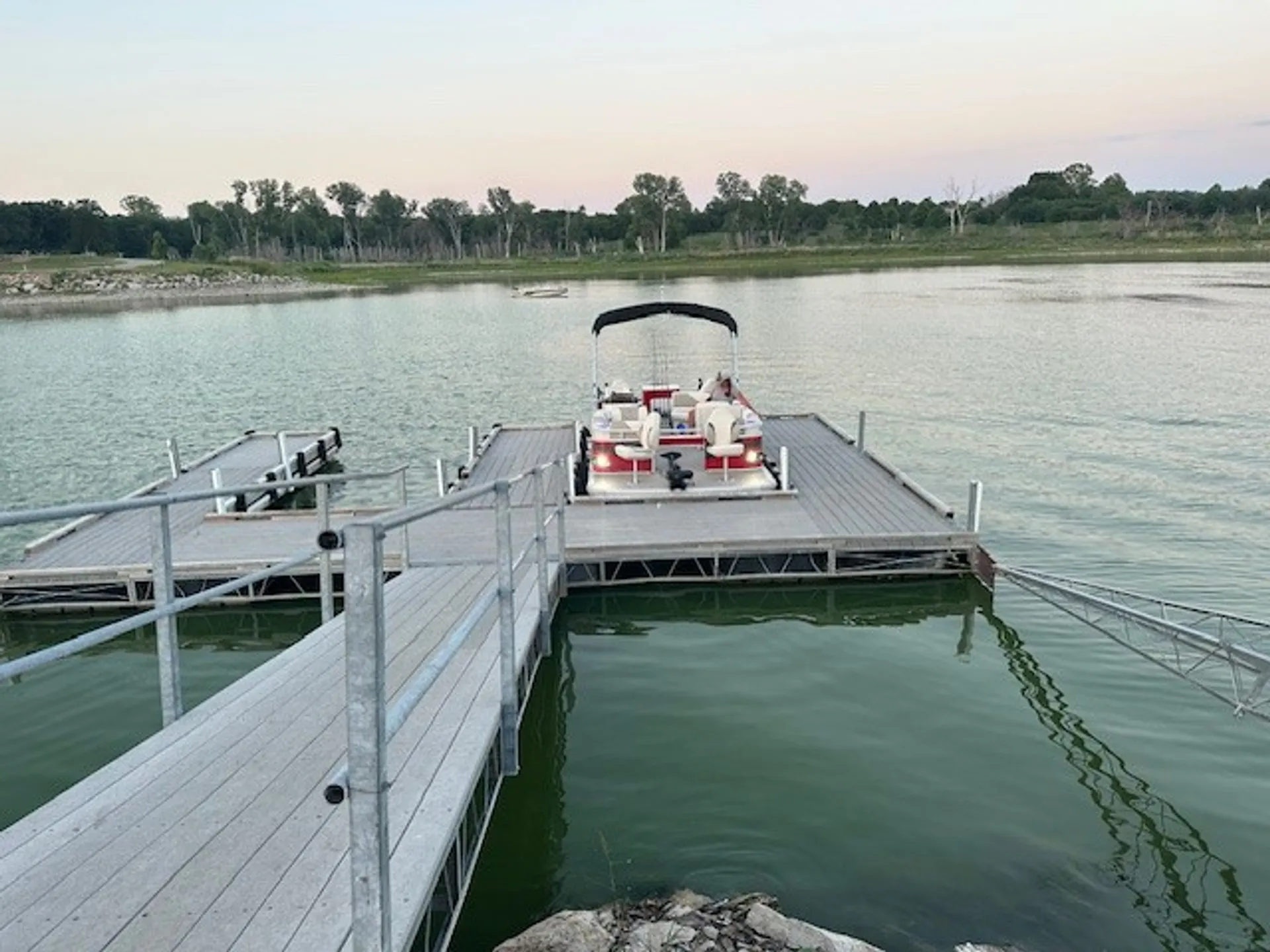 AVALON PONTOONS VENTURE CRUISE BOW FISH 2180 BF in Junction City, KS — photo 6