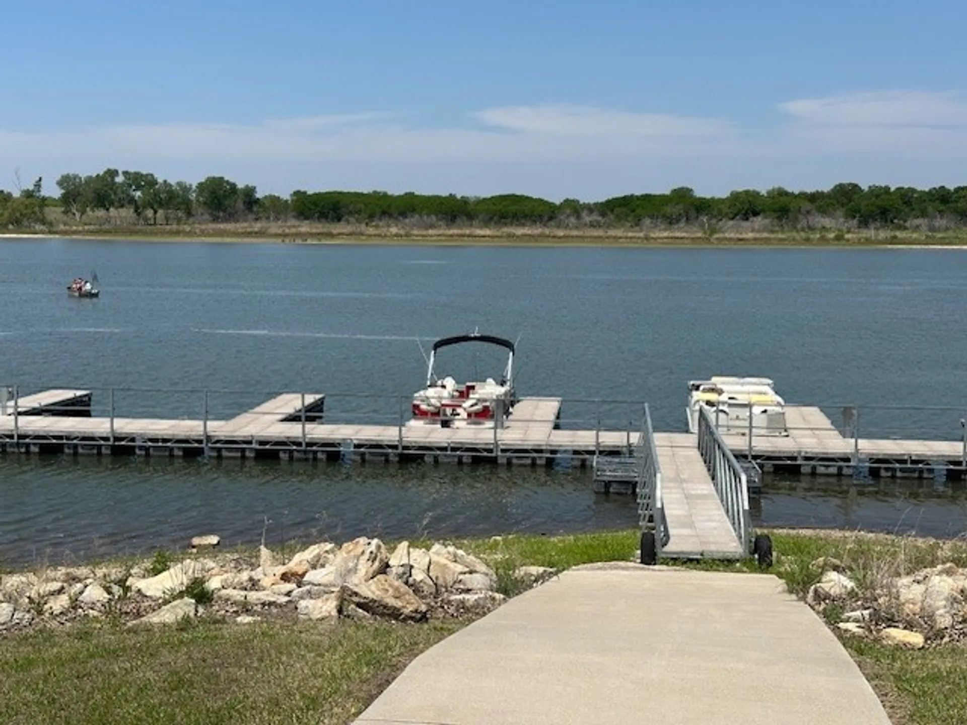 AVALON PONTOONS VENTURE CRUISE BOW FISH 2180 BF in Junction City, KS — photo 8