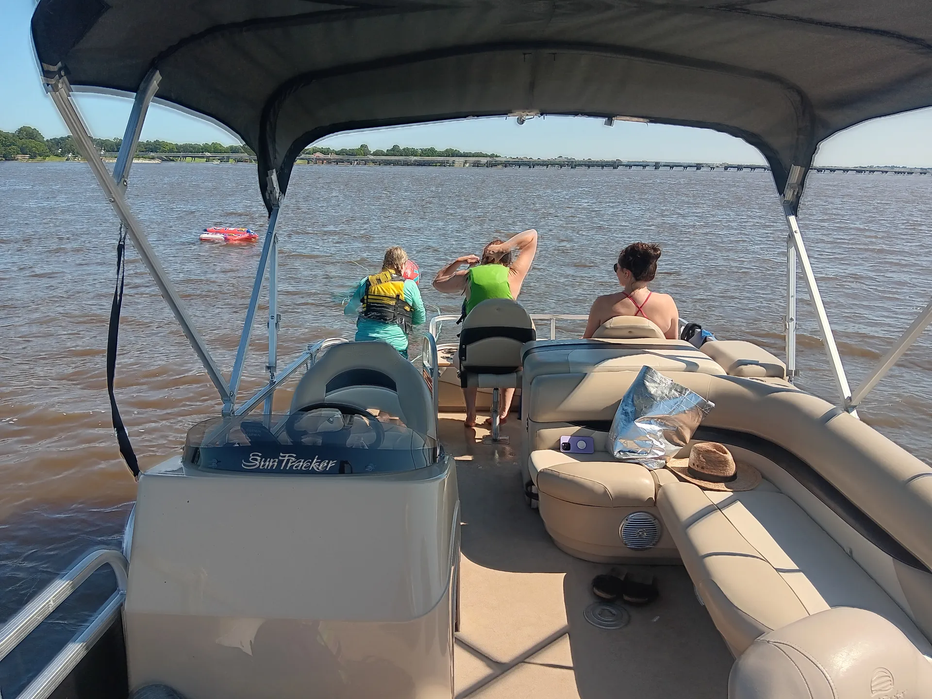 We Bring The Boat To You Anywhere On Cedar Creek Lake or Lake Athens