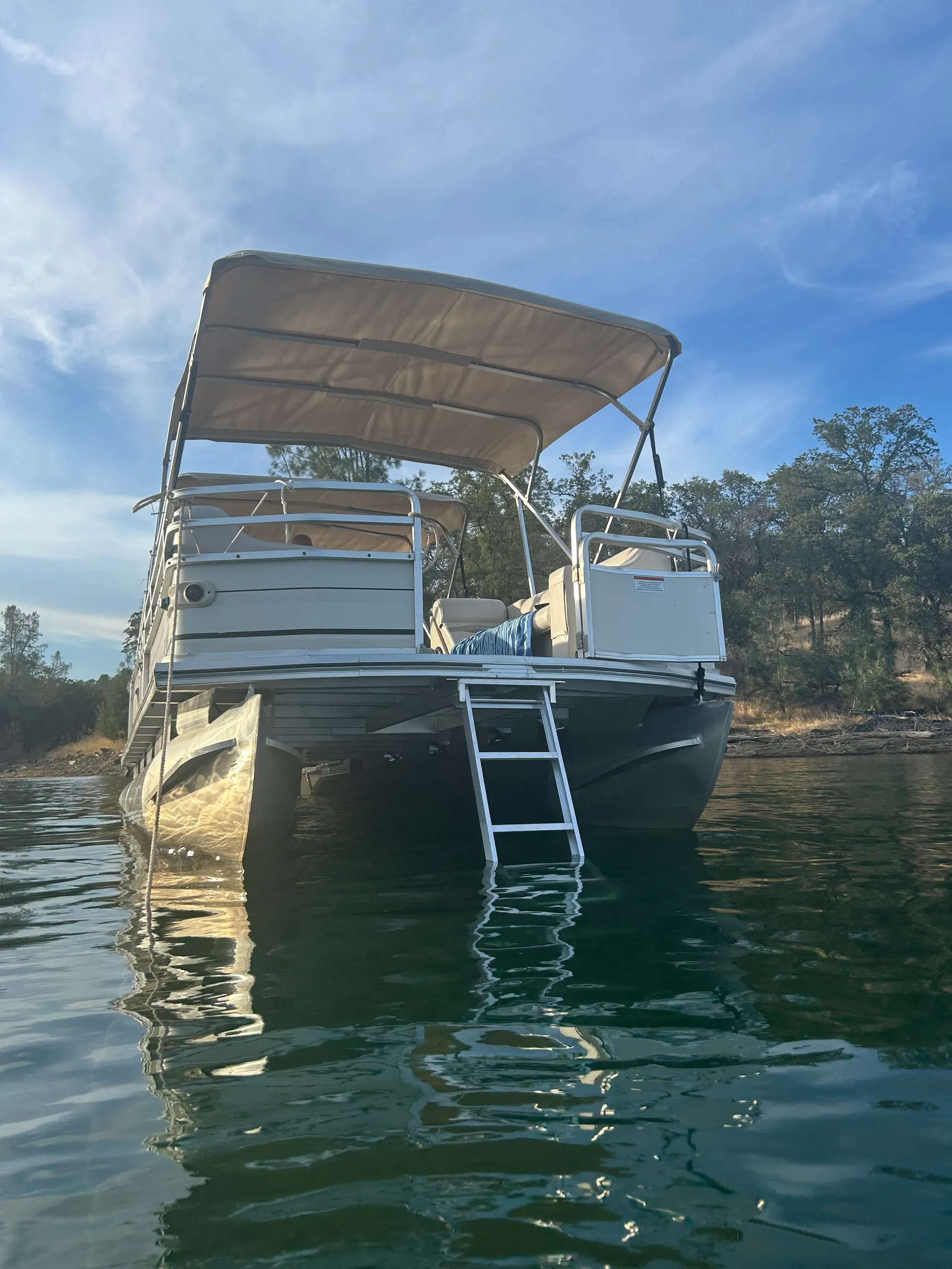Tracker Party Barge in El Dorado Hills, CA — photo 2