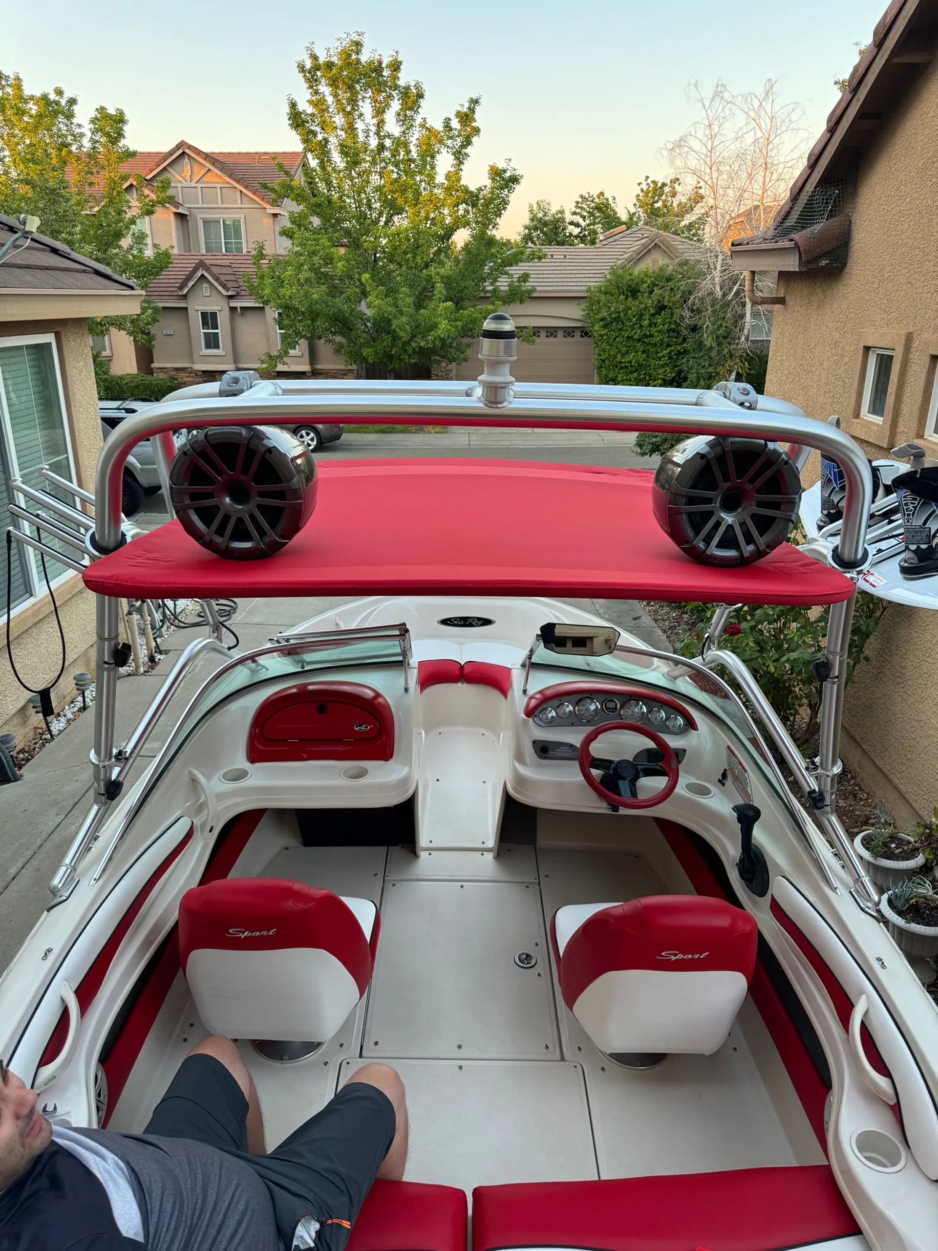 Sea Ray Ski Boat with all the toys + LOUD Sound System with Subwoofer!