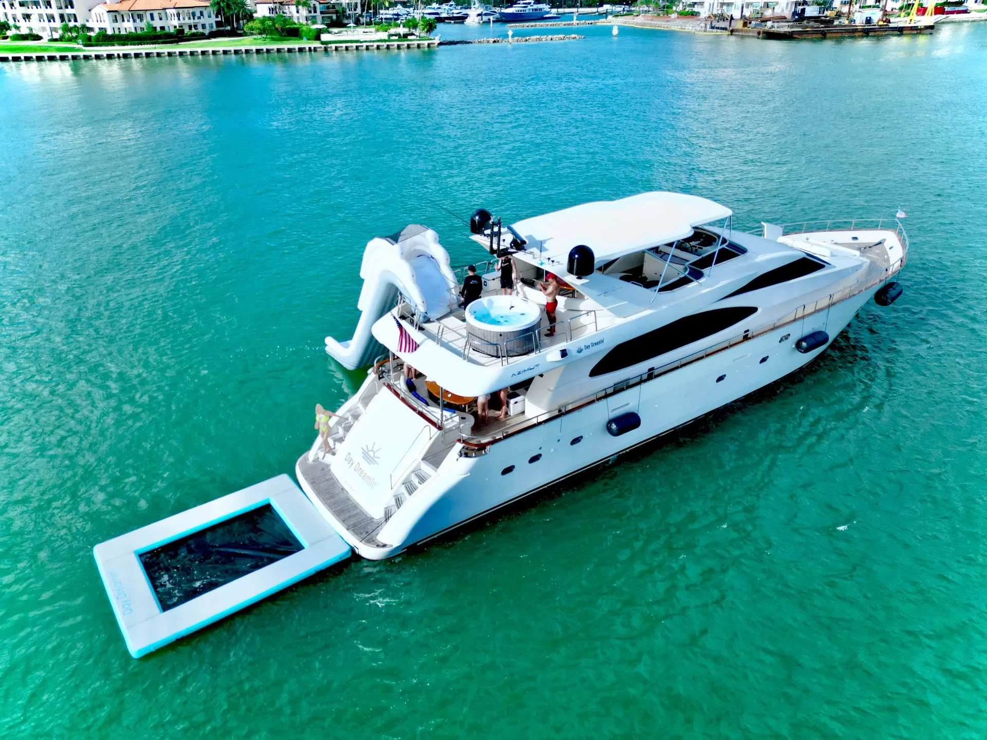 85' Luxury Ultimate Azimut , JACUZZI INCLUDED