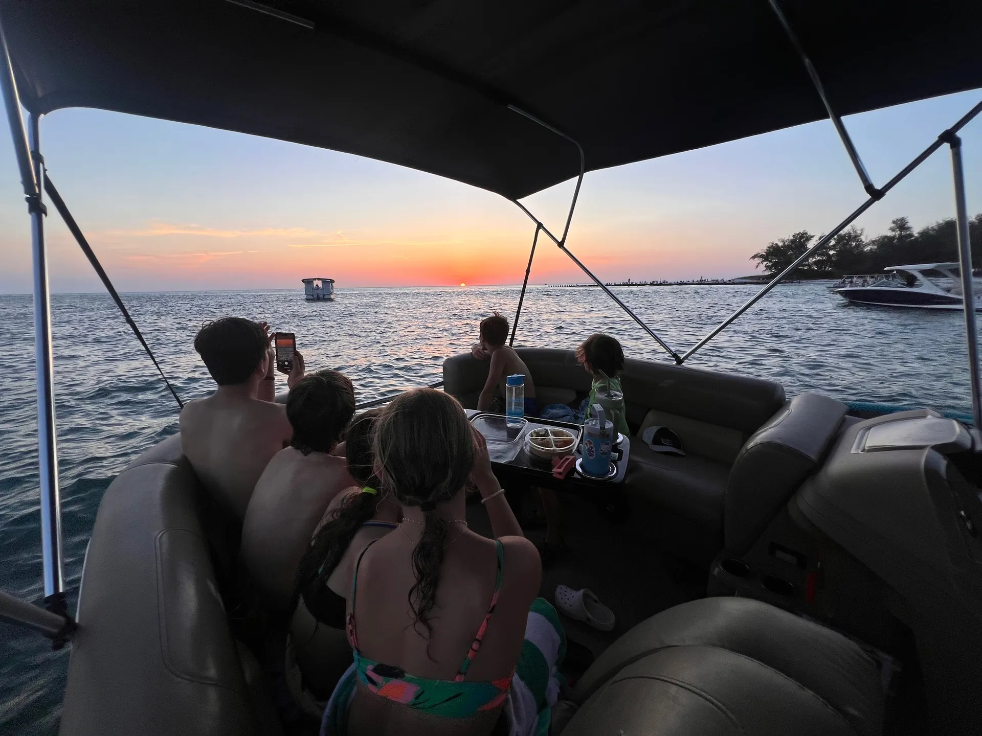 Super Comfy 22’ Pontoon In Bradenton / fuel Included!