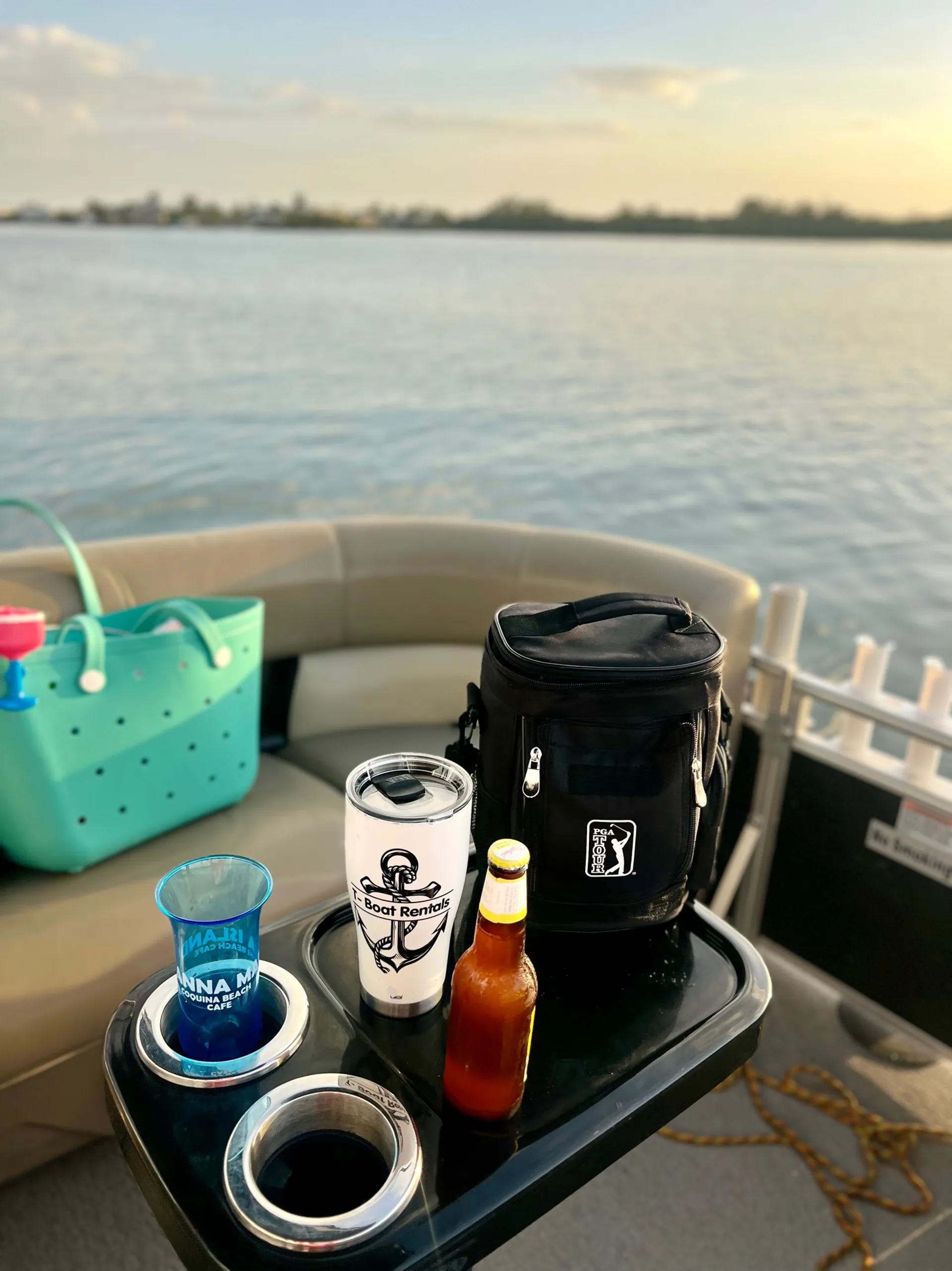 Super Comfy 22’ Pontoon In Bradenton / fuel Included!