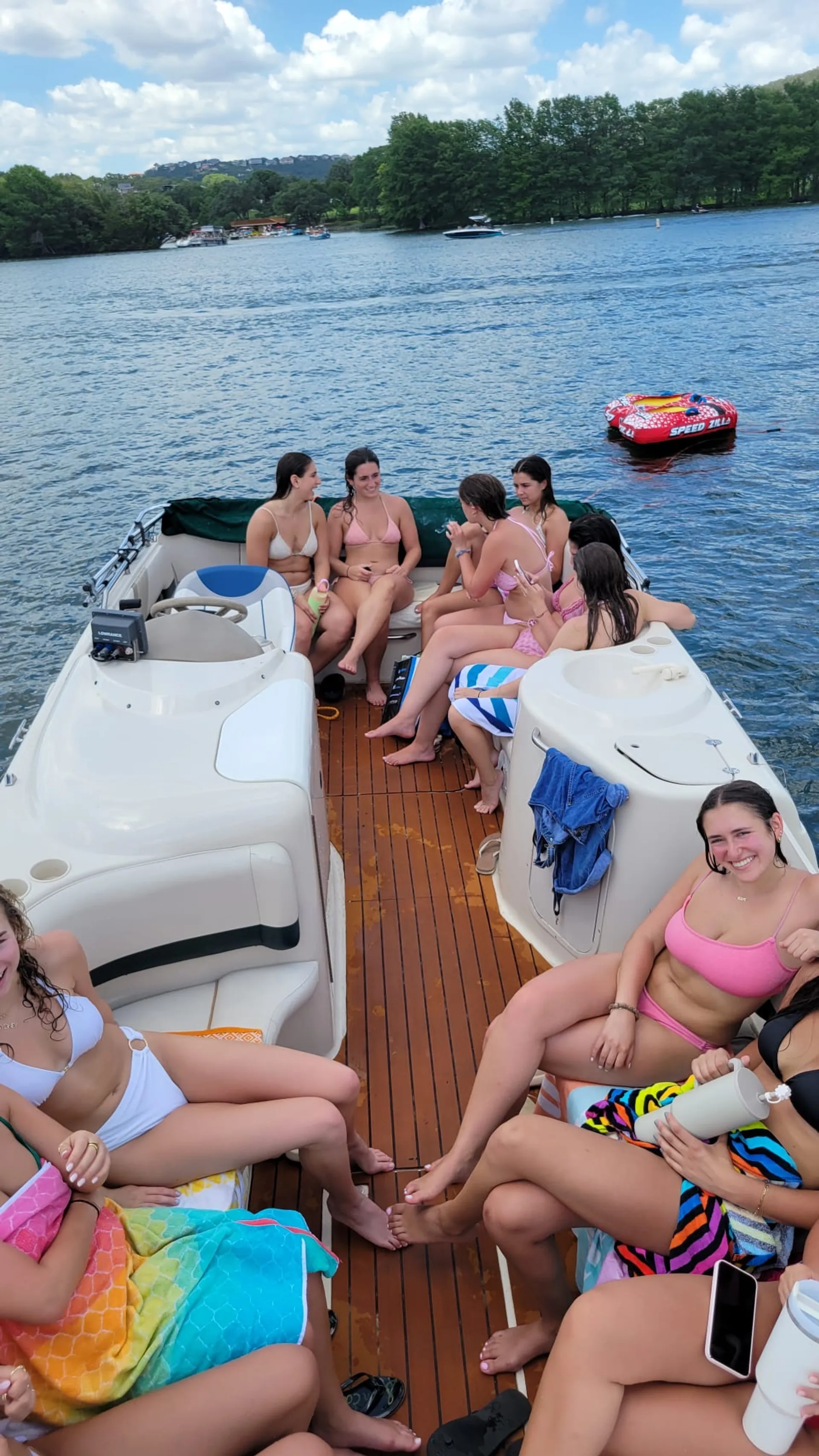 Larson Boats 233 Escape in Austin, TX — photo 3