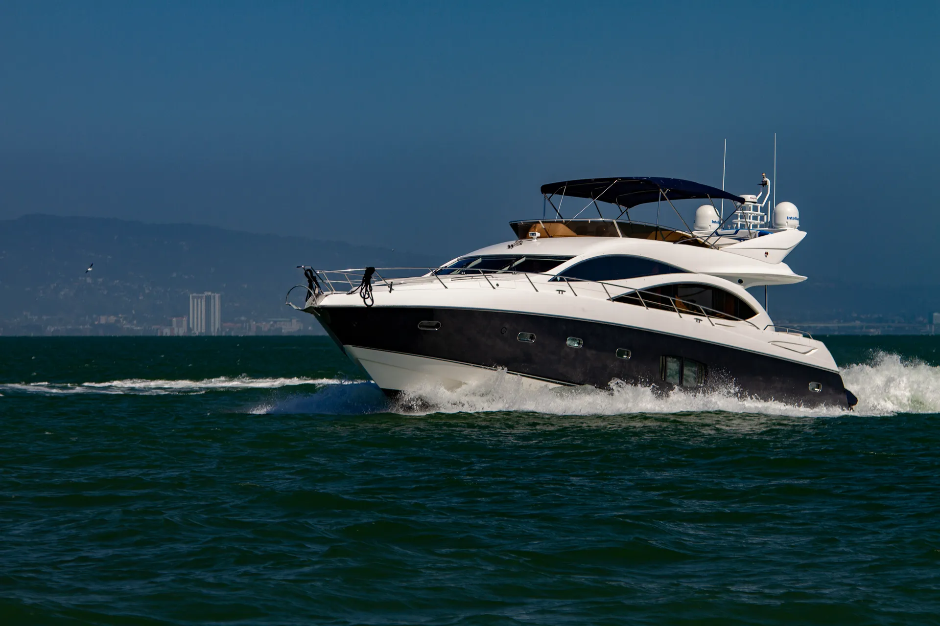 Sunseeker Sunseeker Manhattan 70 in Sausalito, CA — photo 3