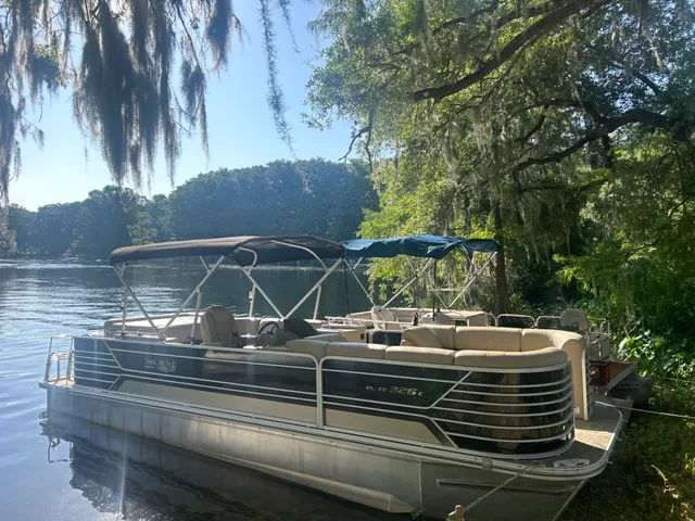 Rent a Suncatcher / G3 Boats pontoon in Dunnellon, FL near me