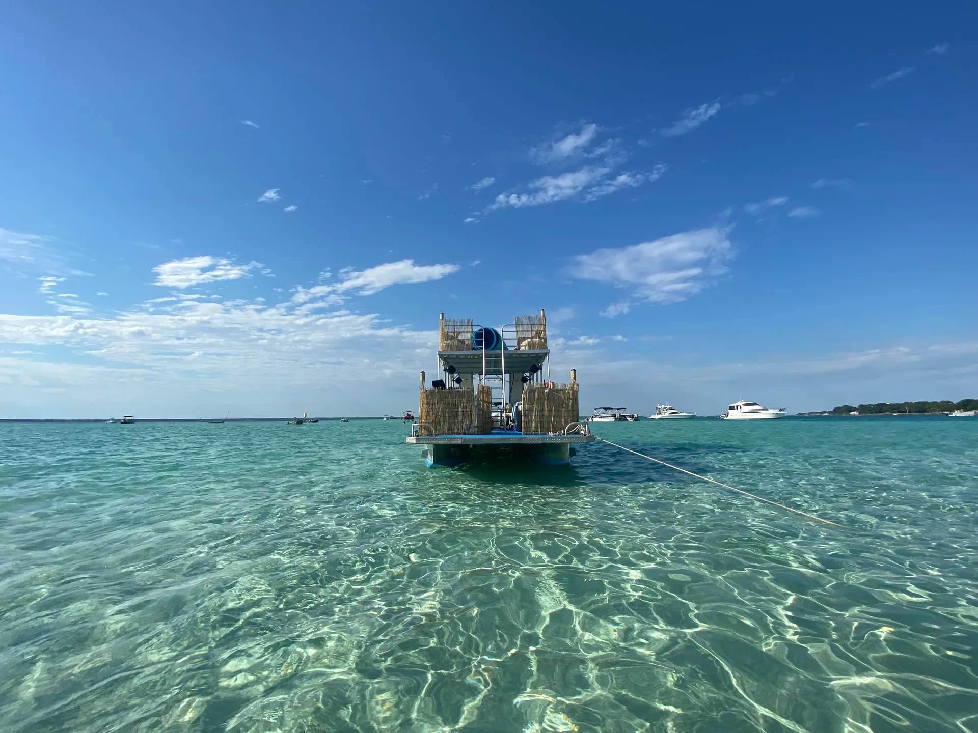 Tiki Themed Hula-Mama 30 ft pontoon 2slides 150 HP Fuel Included 