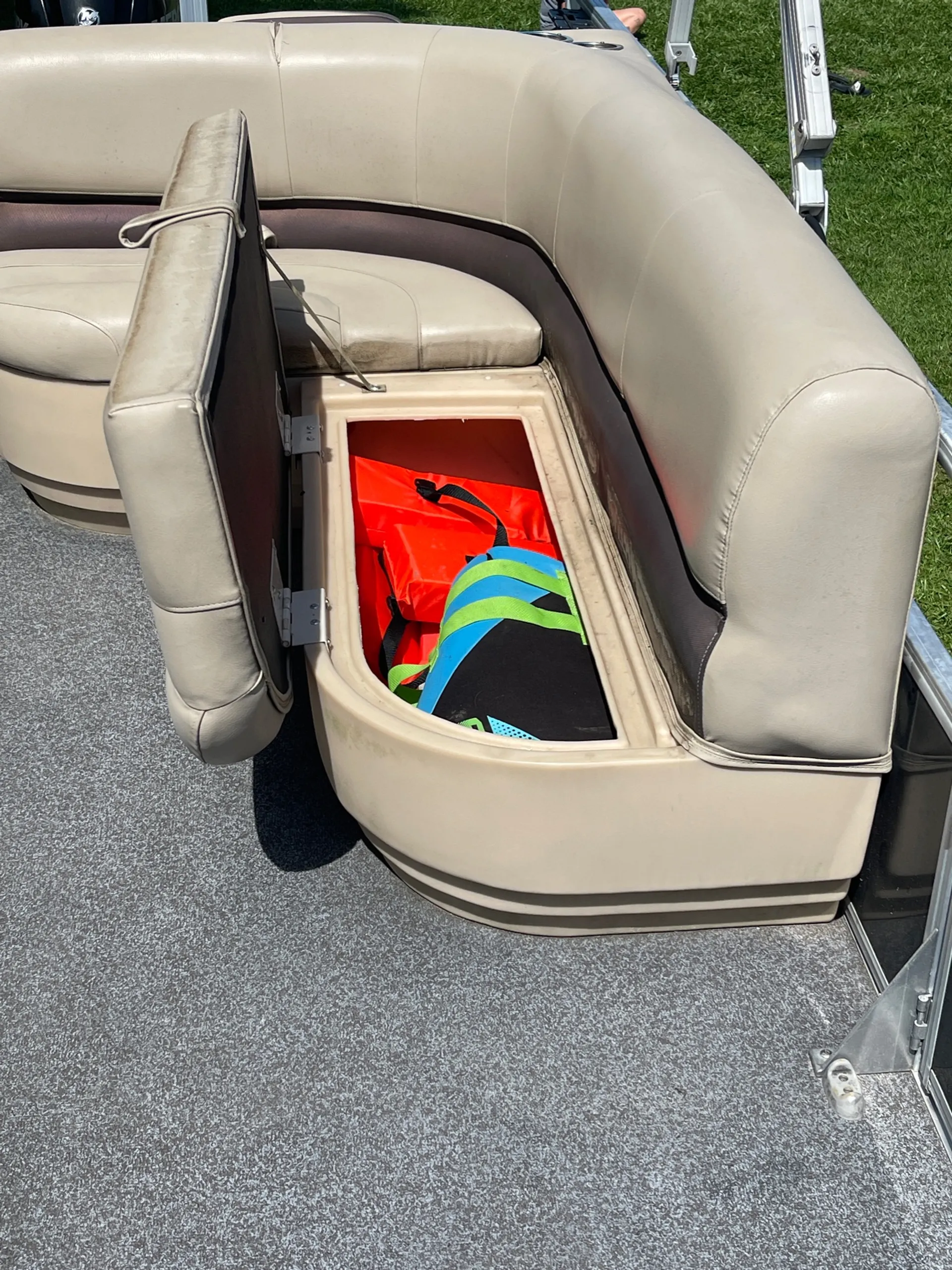 5 ⭐️ owner! Fish, Swim, Cruise, Relax on our Pontoon! 