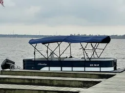 2022 Bentley Tritoon 12 person 