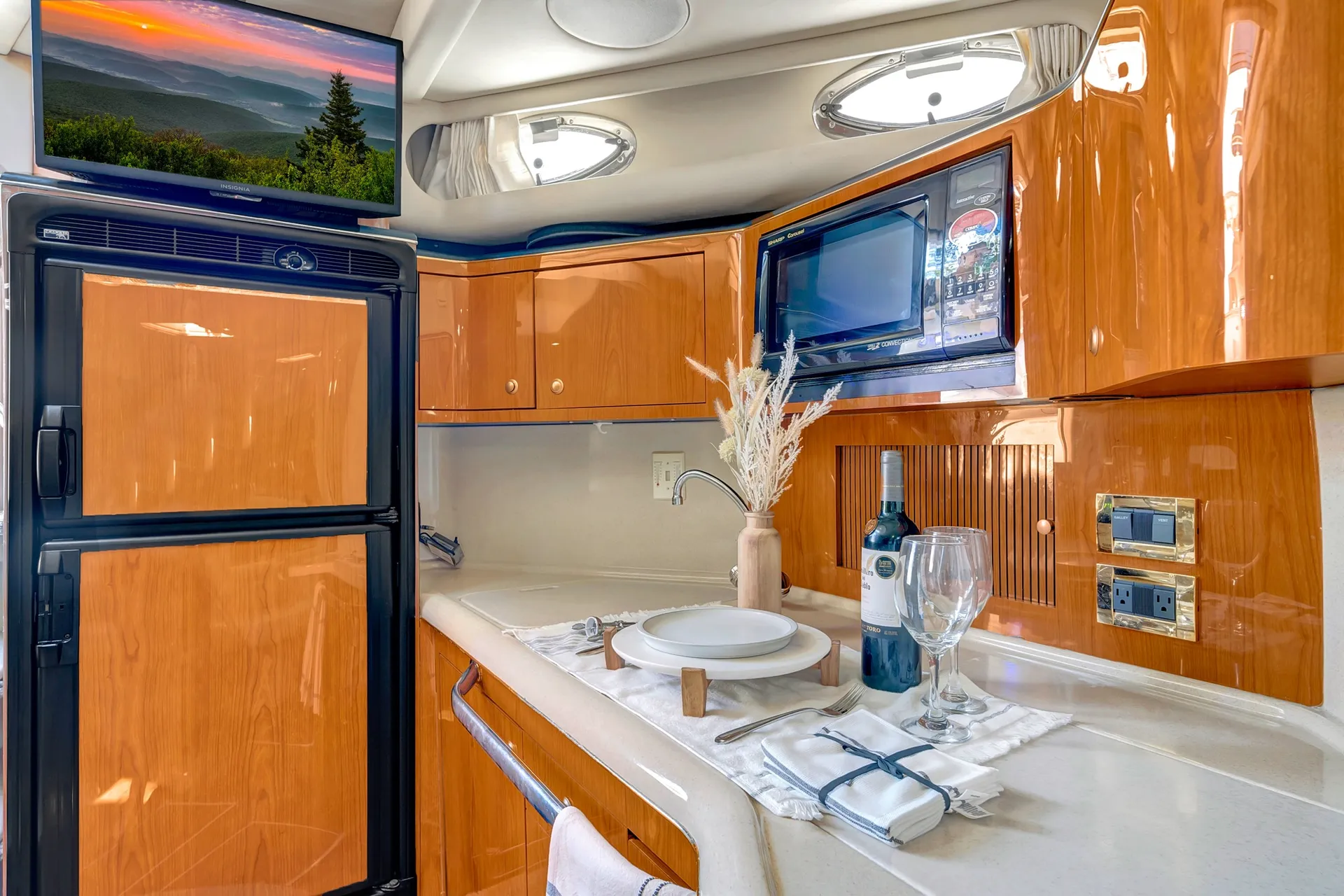 45' Sea Ray Birthday • Free Hour • Best Crew