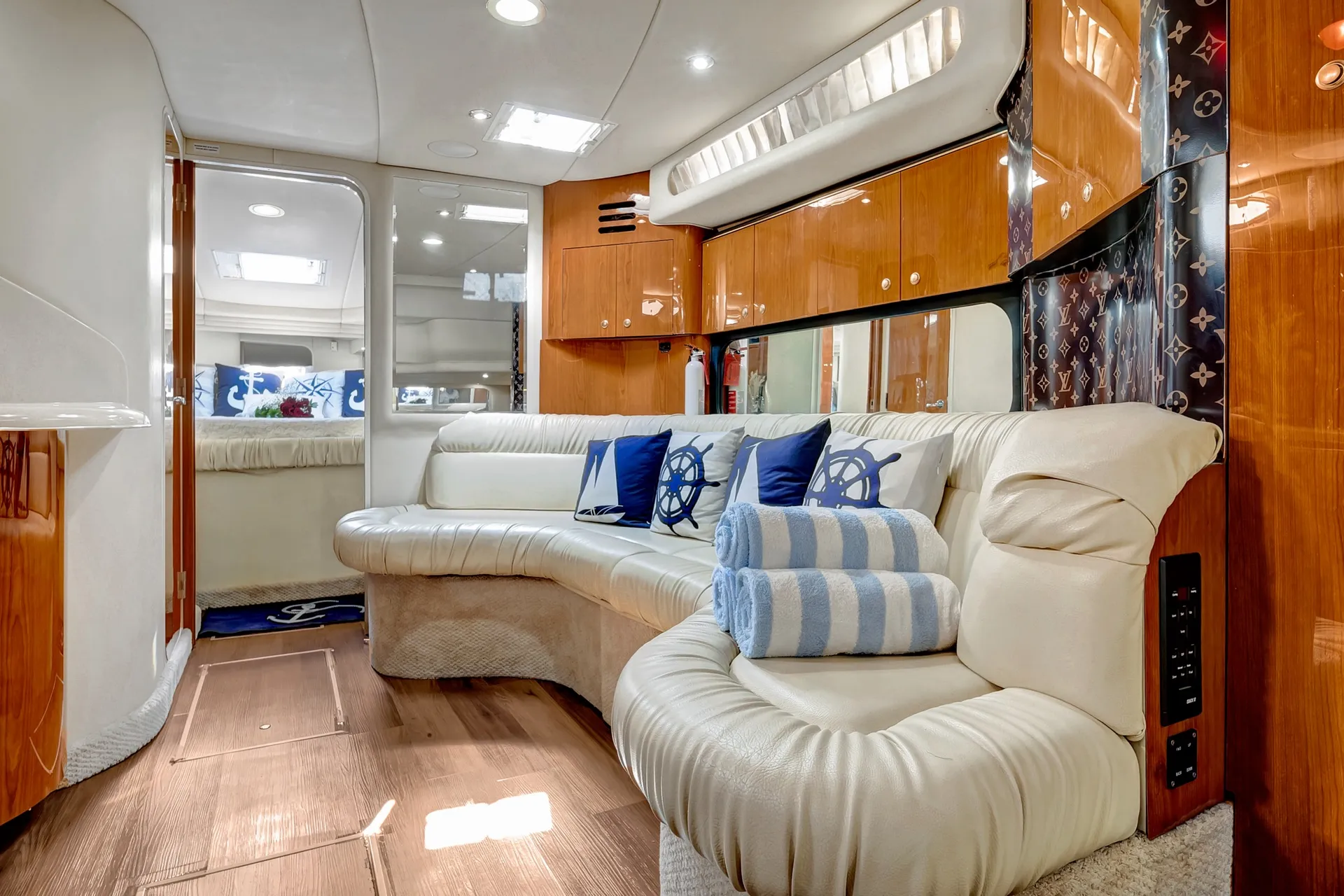 45' Sea Ray Birthday • Free Hour • Best Crew