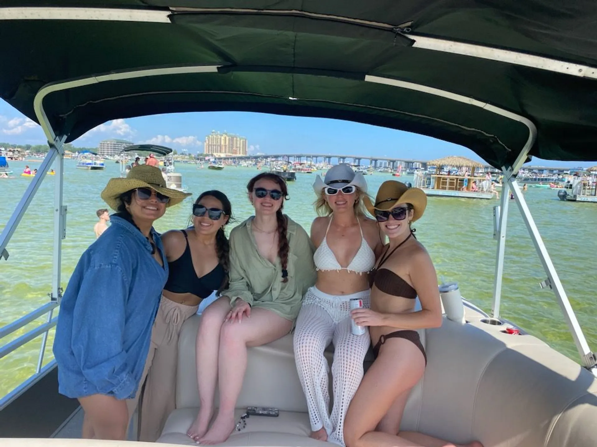 Pontoon Party!! For all gatherings (Paddleboard,Lily Pad, Inflatables)