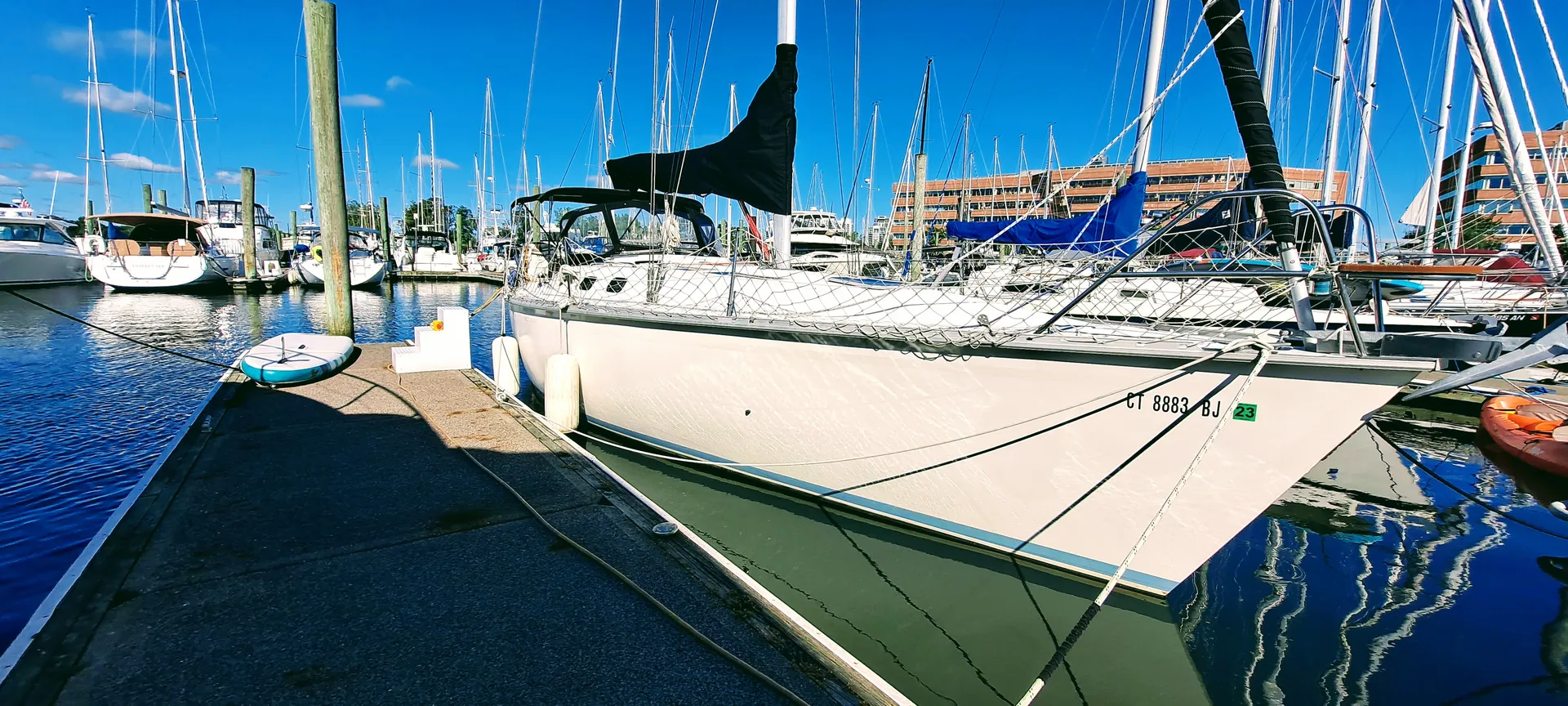 HUNTER LEGEND 35 SAILBOAT CRUISER MOTORSAILER