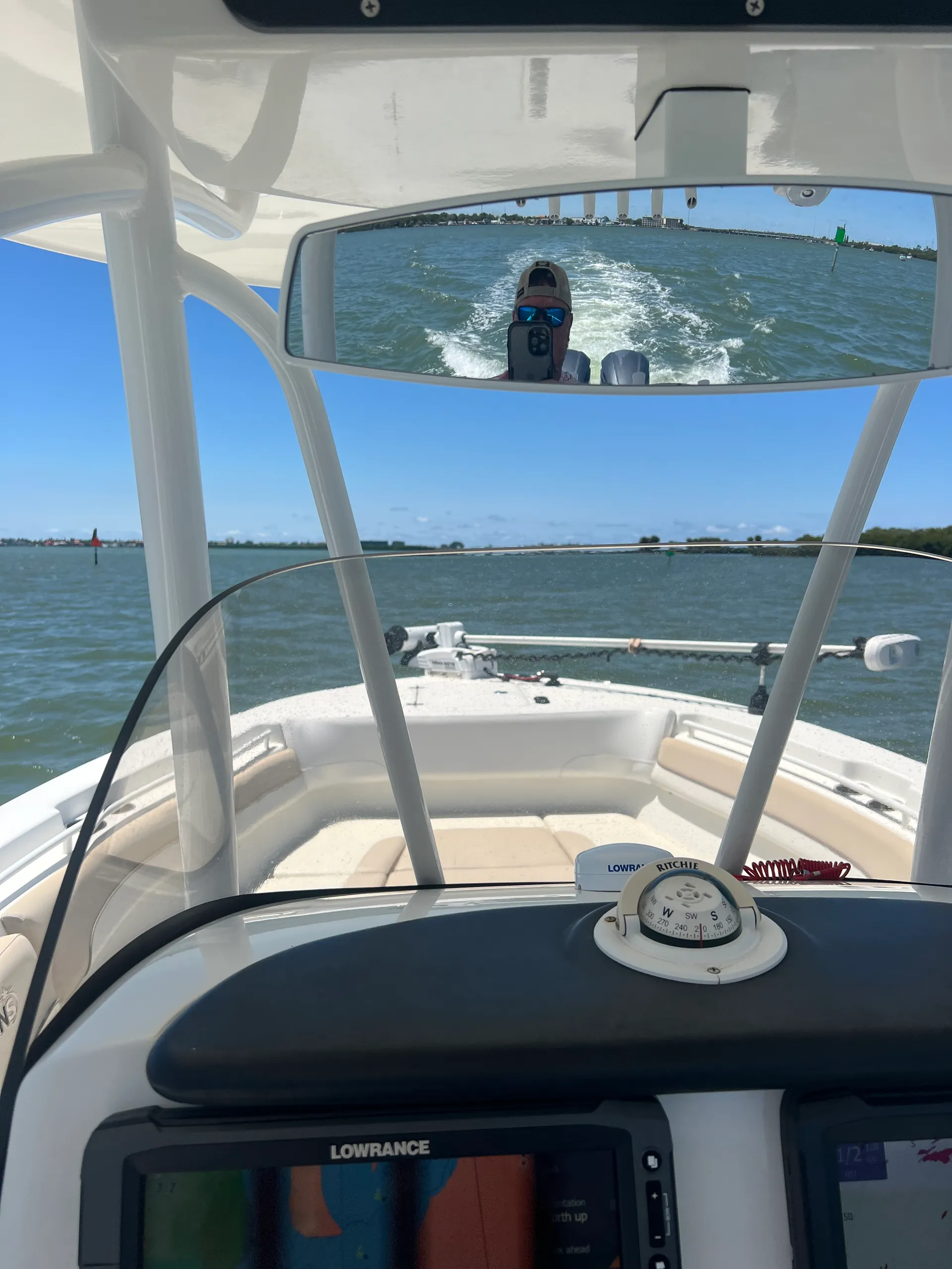 28 foot Nauticstar with licensed Captain 