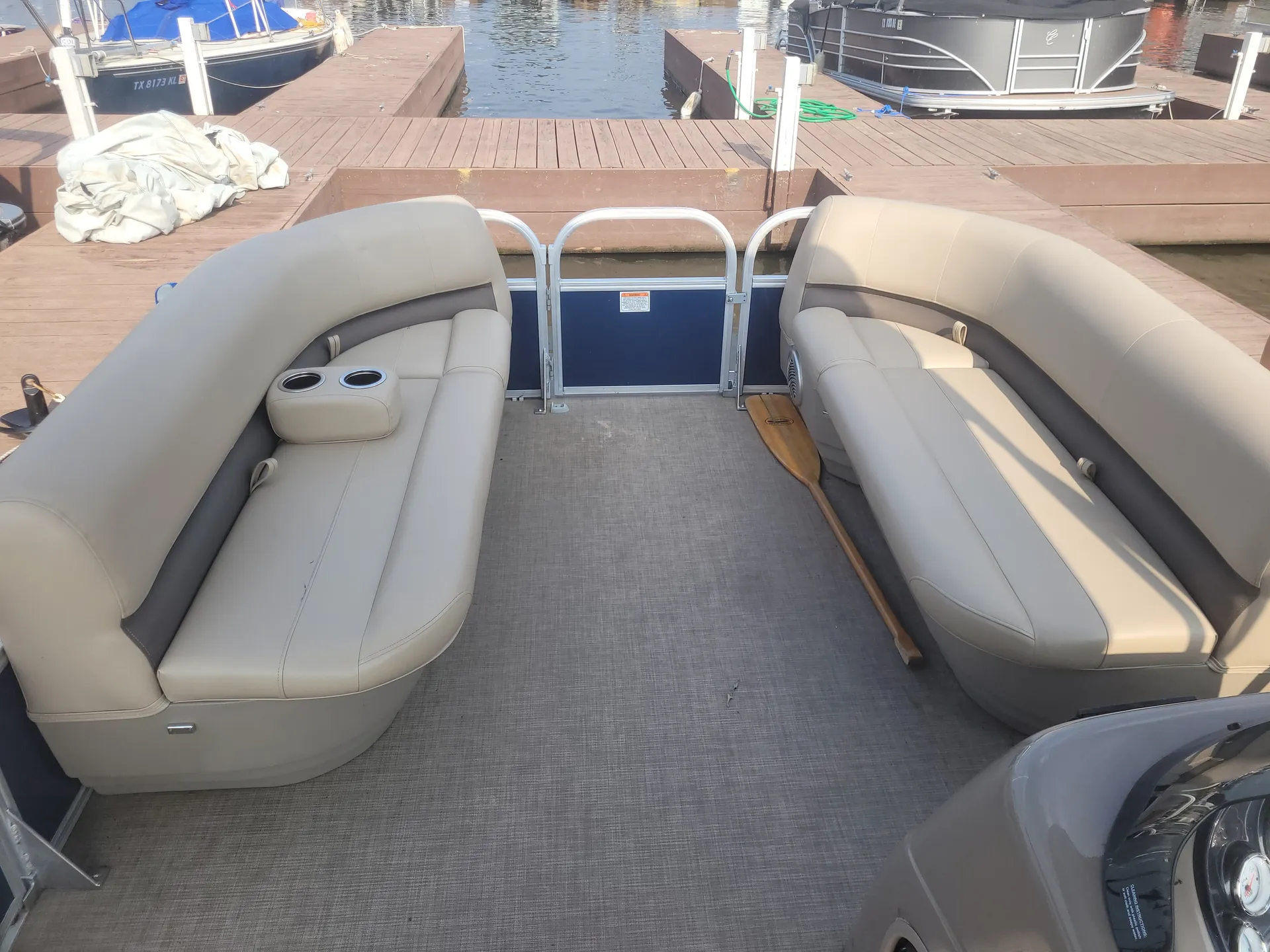 2021 18' Party Barge Pontoon 