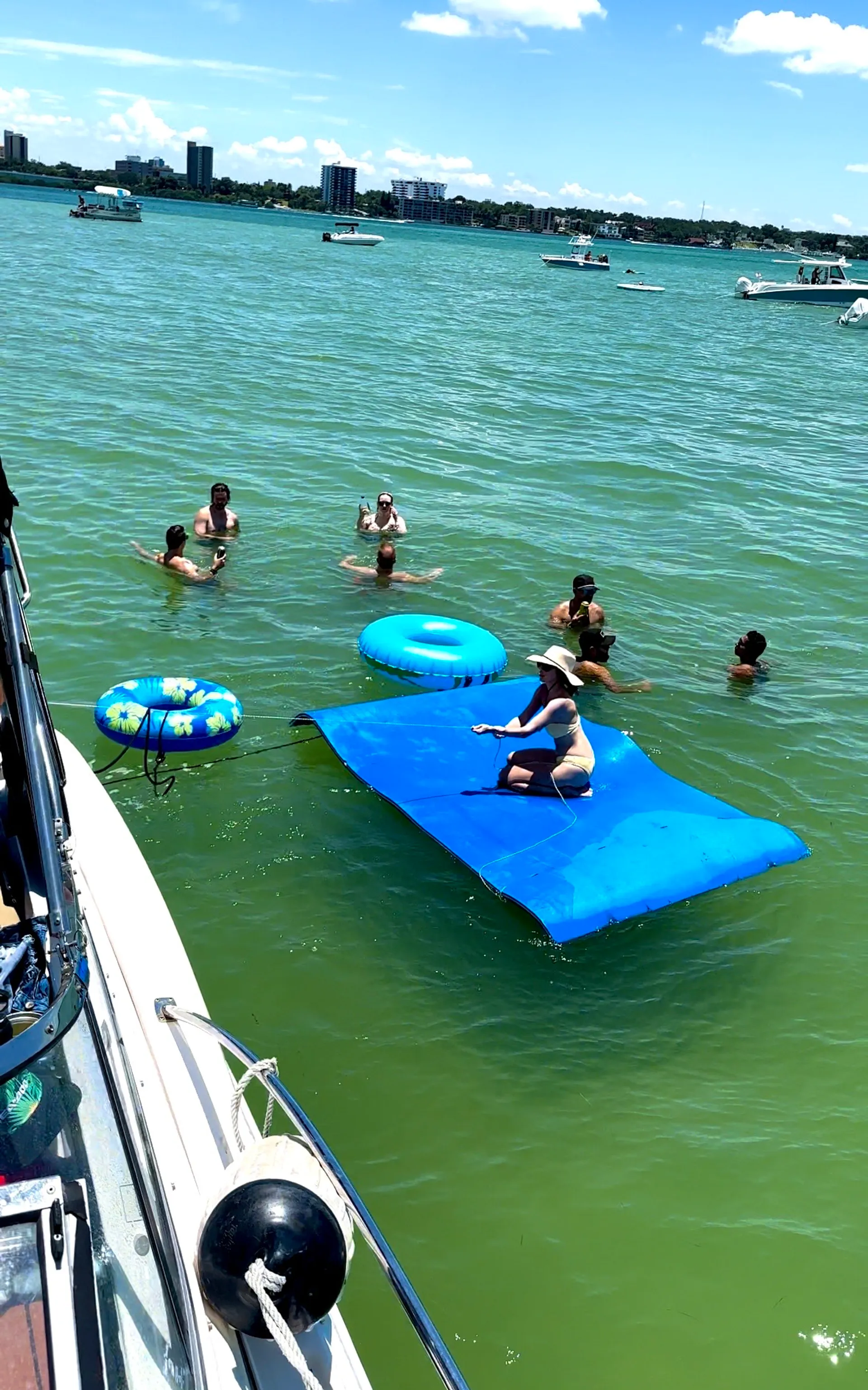 Yacht Rental Succulenta Rosé Captian Included